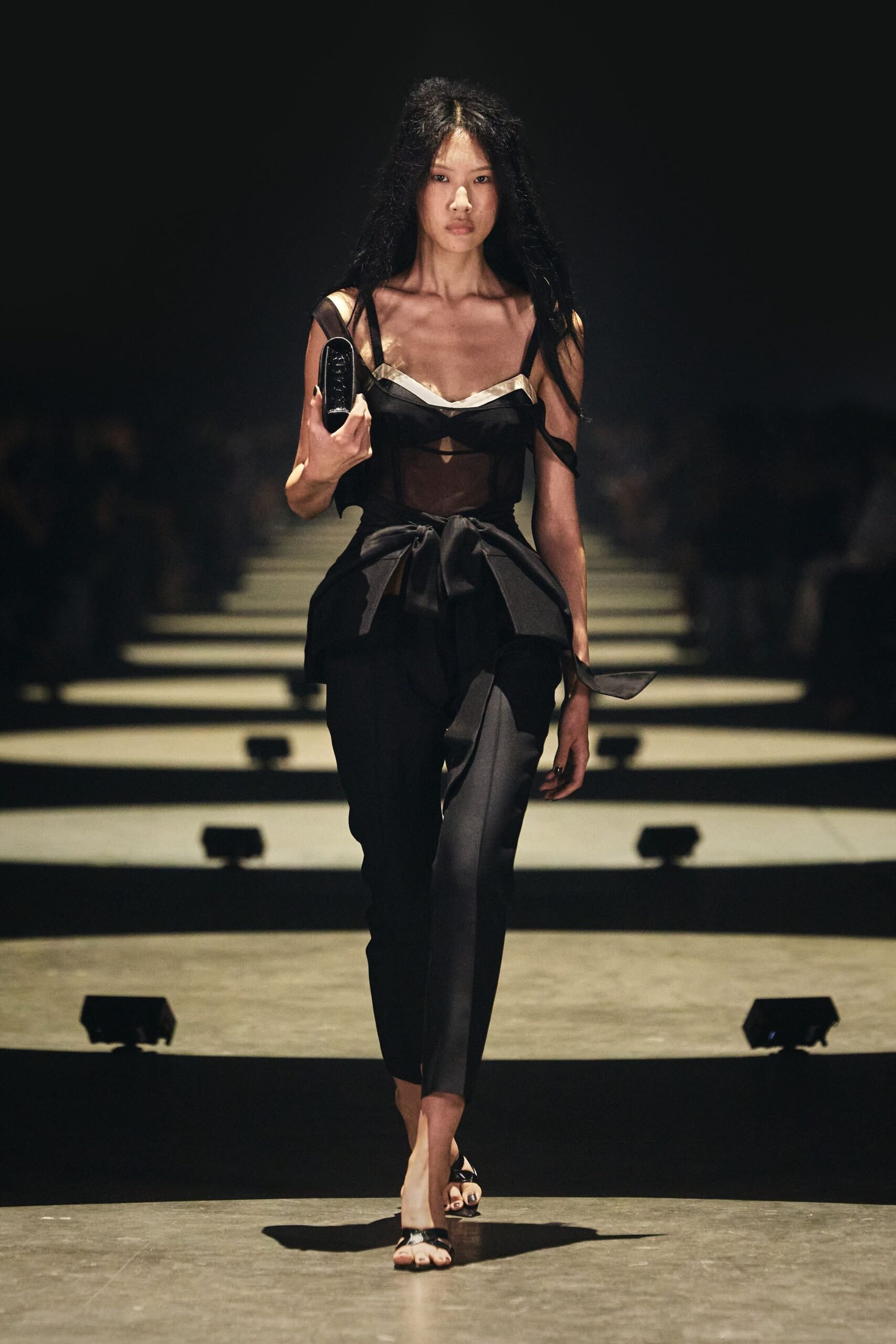 khaite-spring-2027-ready-to-wear-look-07-scaled.jpg