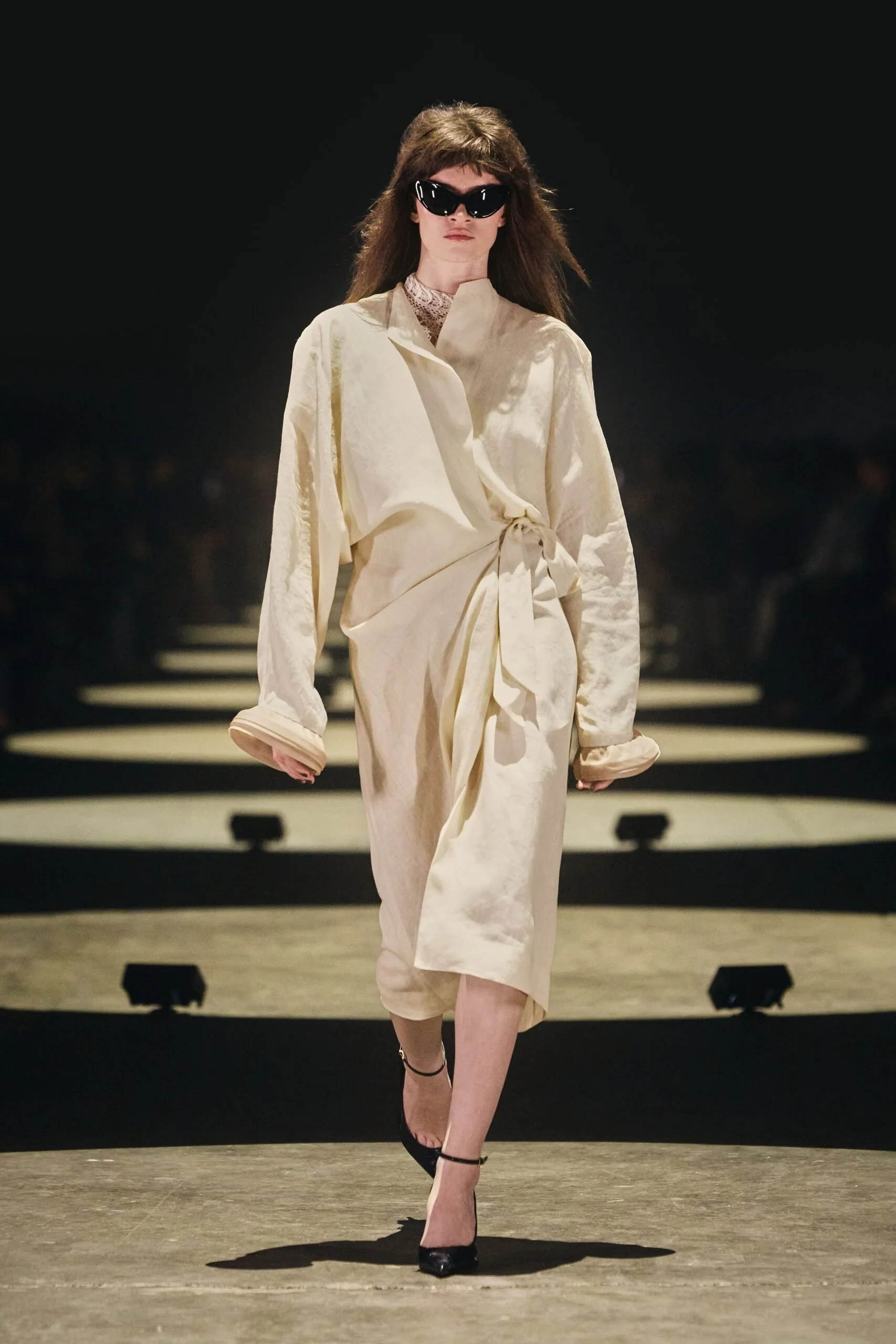 khaite-spring-2027-ready-to-wear-look-15-scaled.jpg