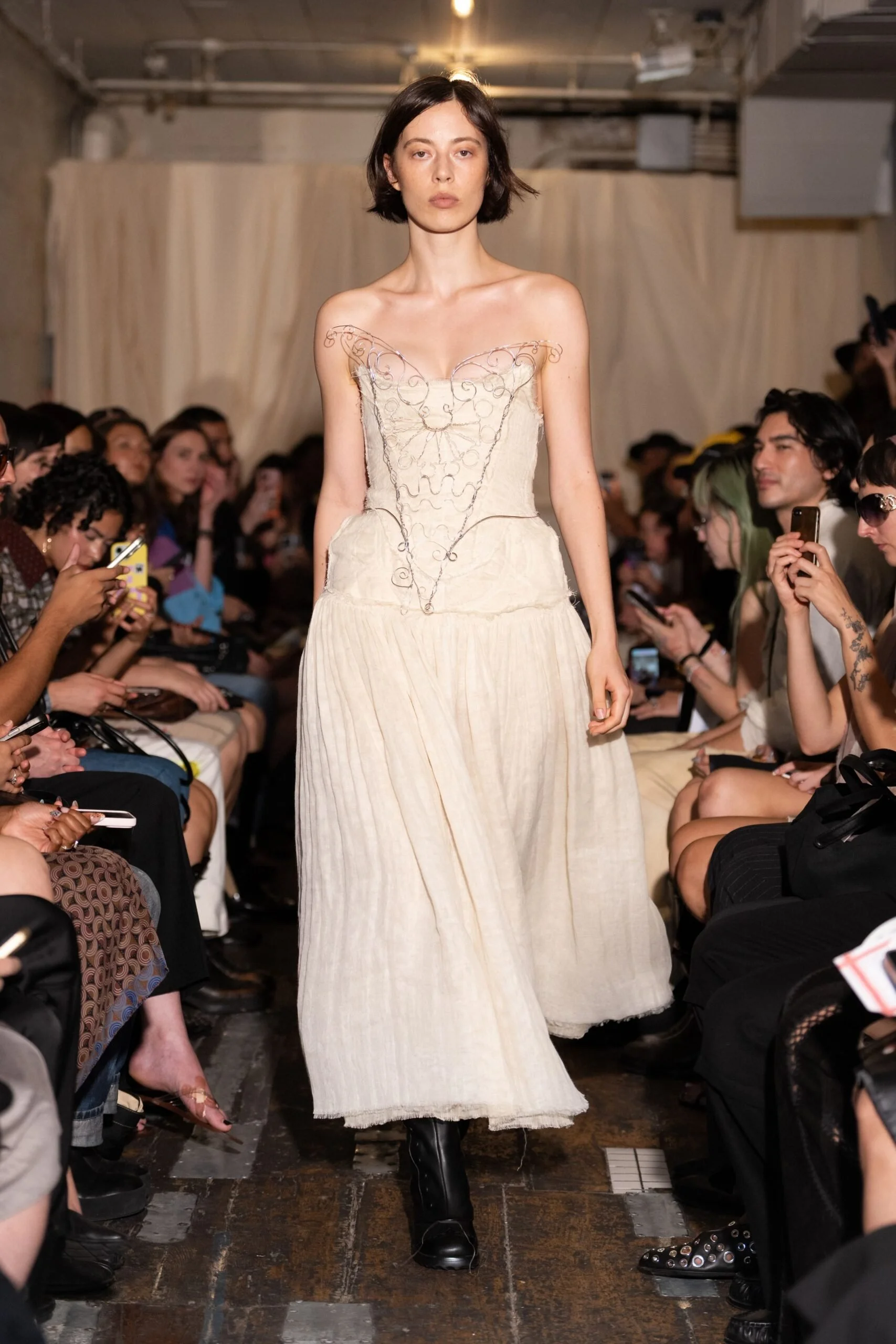zoe-gustavia-anna-whalen-spring-2027-ready-to-wear-look-21-scaled.jpg
