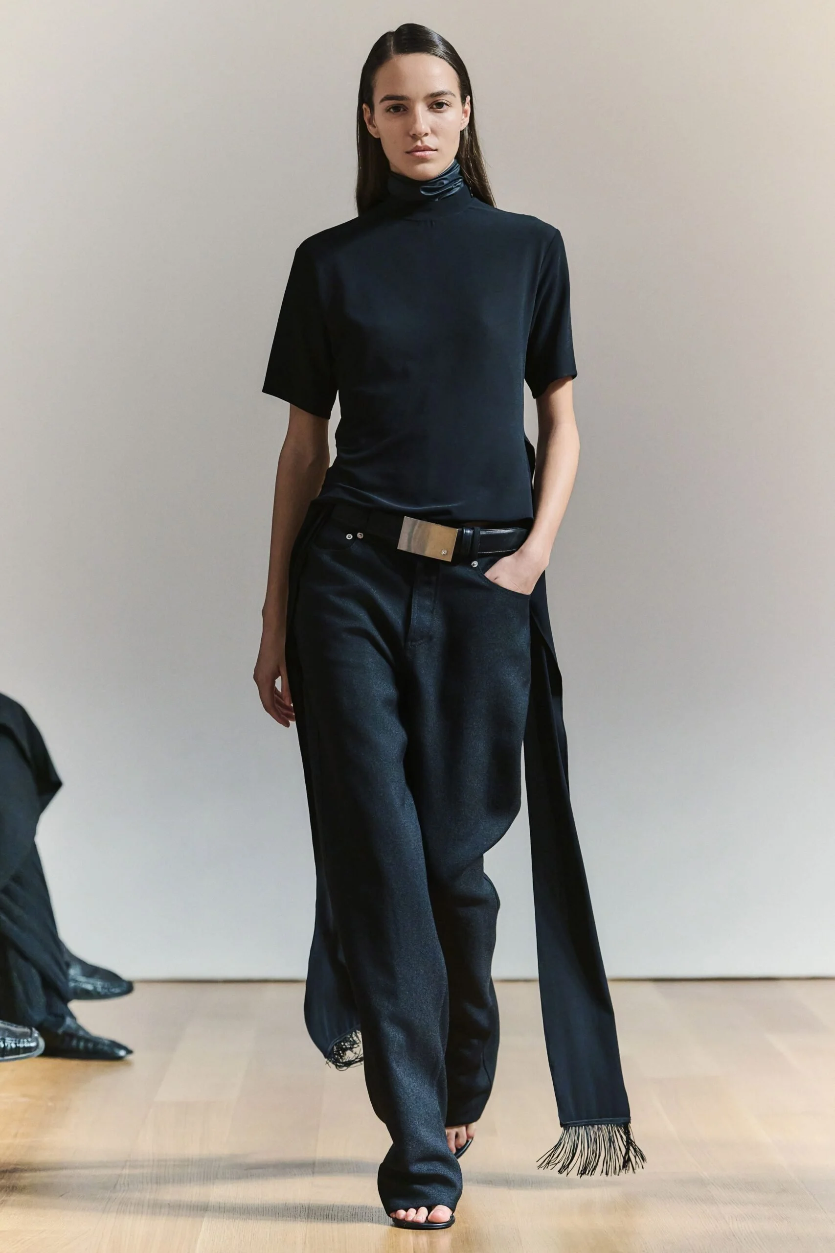 brandon-maxwell-spring-2027-ready-to-wear-look-02-scaled.jpg