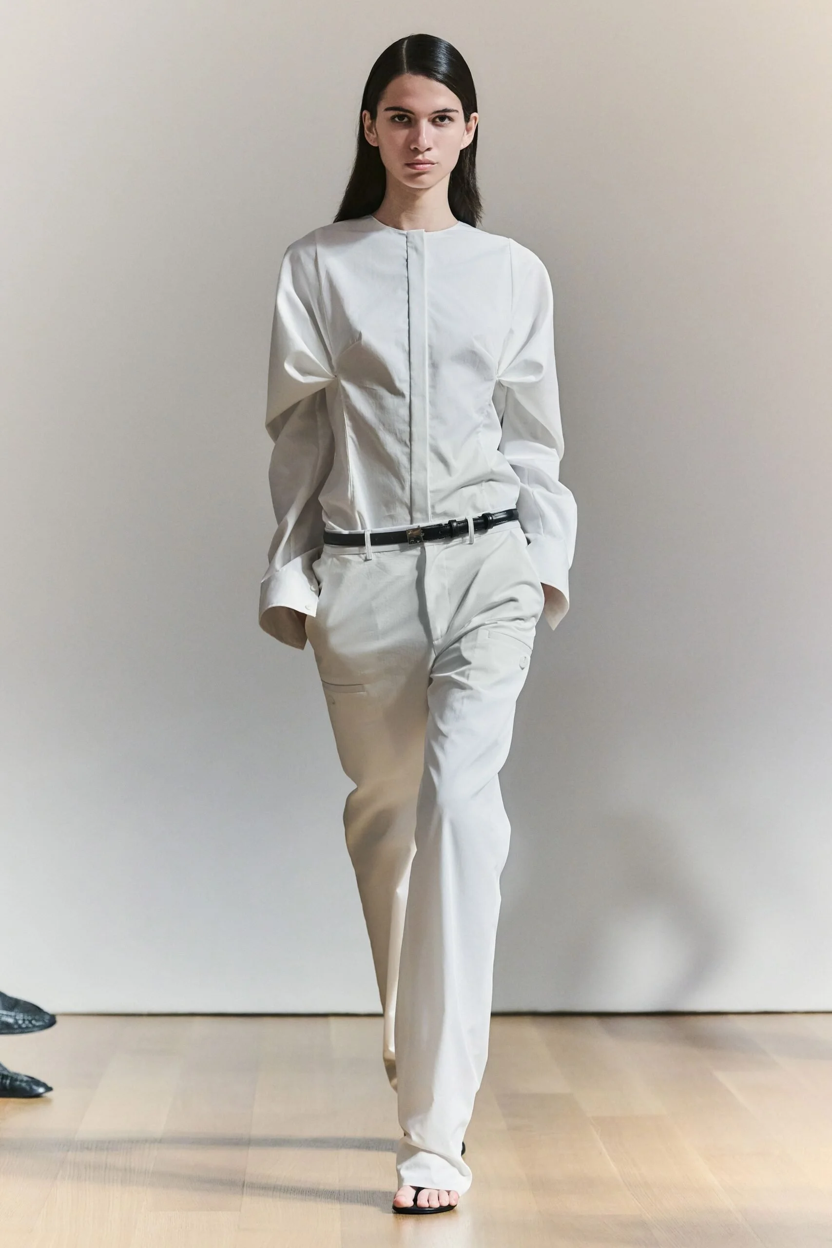 brandon-maxwell-spring-2027-ready-to-wear-look-07-scaled.jpg