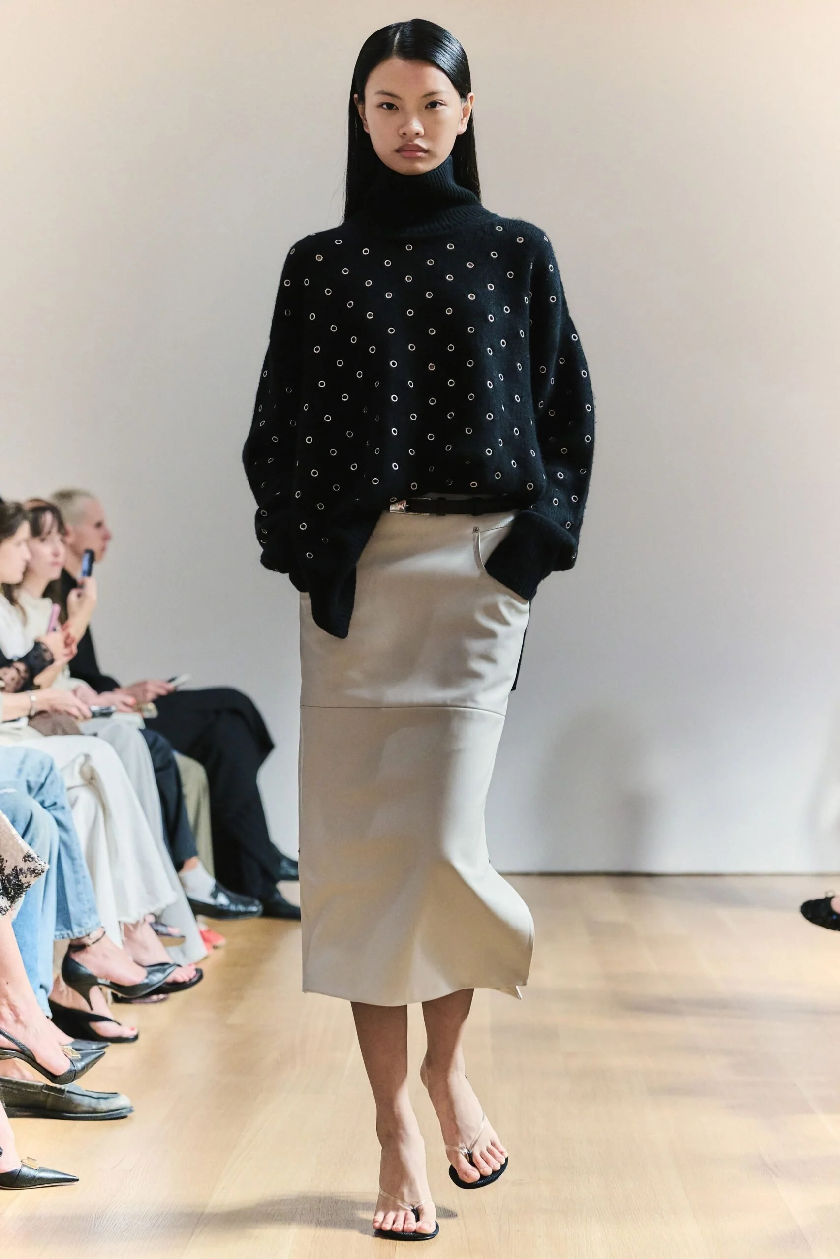 brandon-maxwell-spring-2027-ready-to-wear-look-17-scaled.jpg