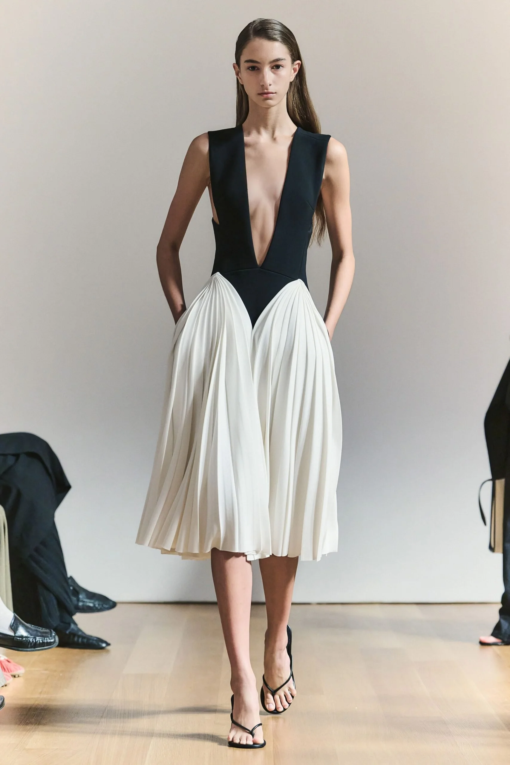 brandon-maxwell-spring-2027-ready-to-wear-look-26-scaled.jpg