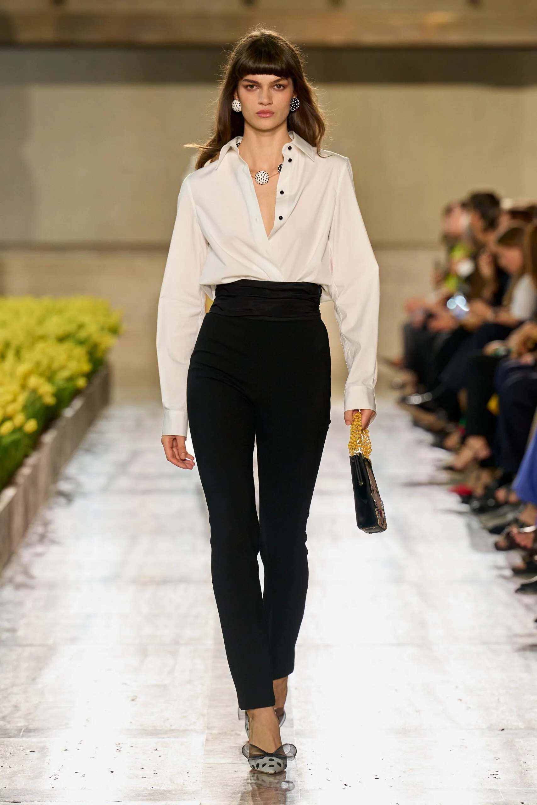 carolina-herrera-spring-2027-ready-to-wear-look-02-scaled.jpg