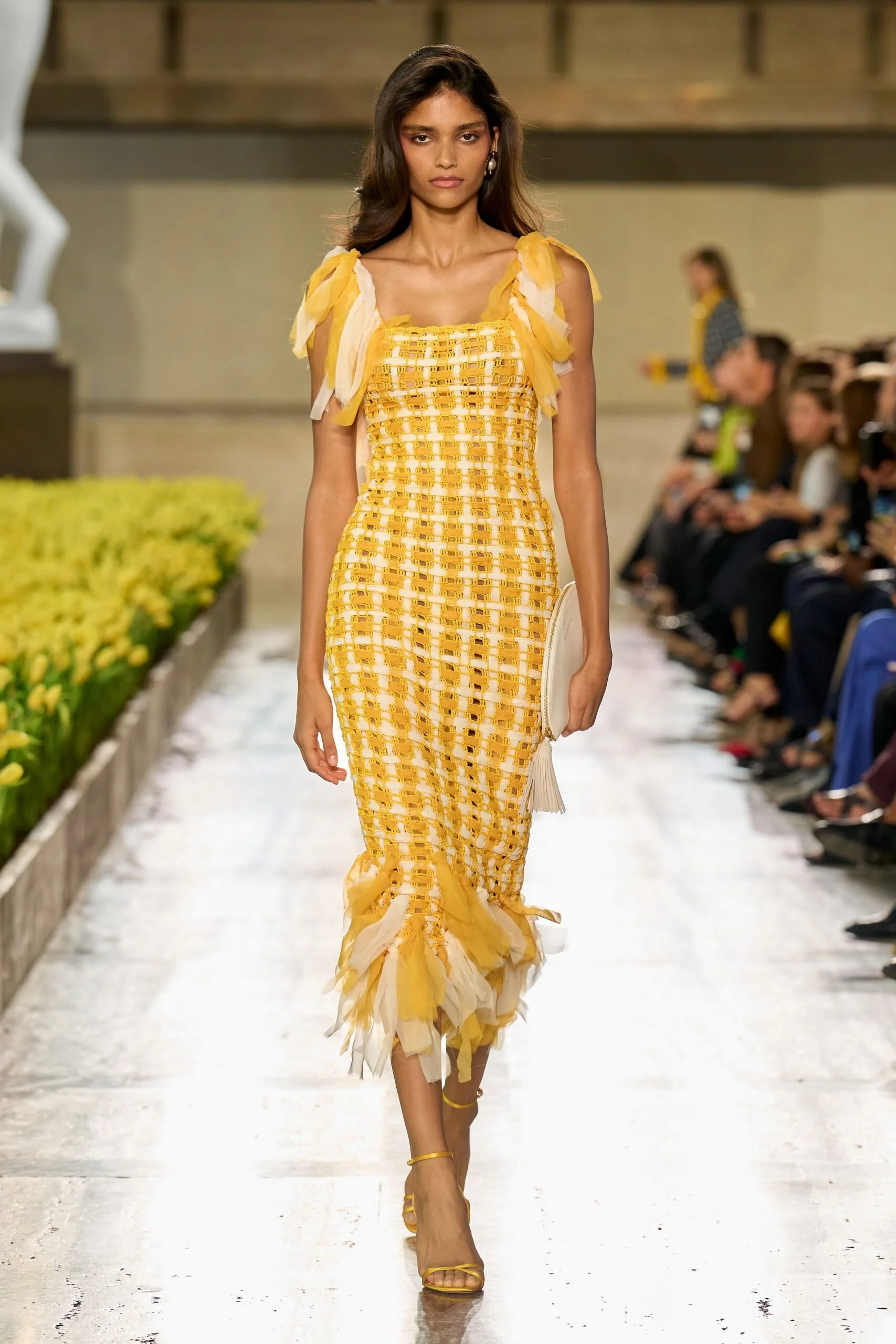 carolina-herrera-spring-2027-ready-to-wear-look-08-scaled.jpg
