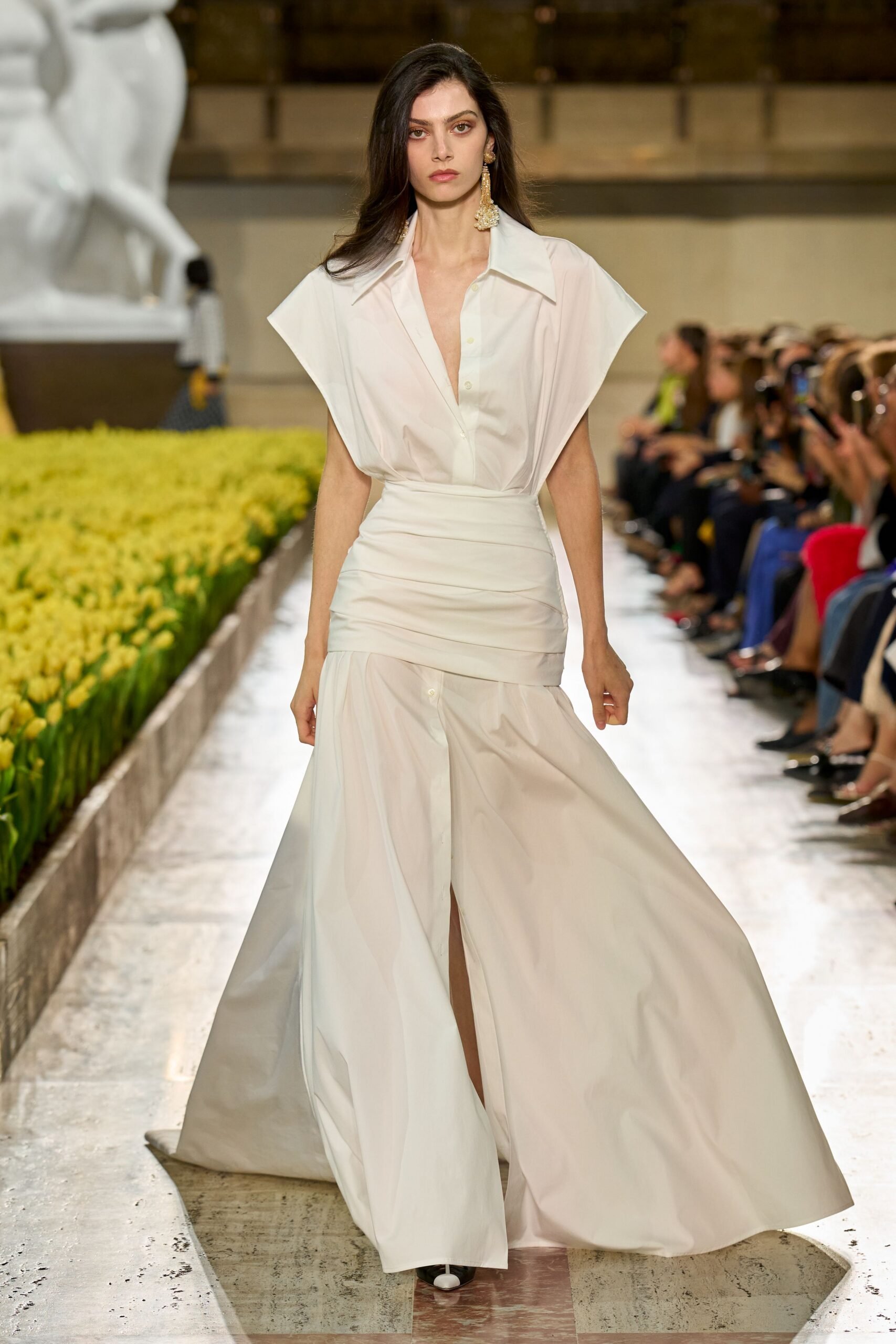 carolina-herrera-spring-2027-ready-to-wear-look-10-scaled.jpg