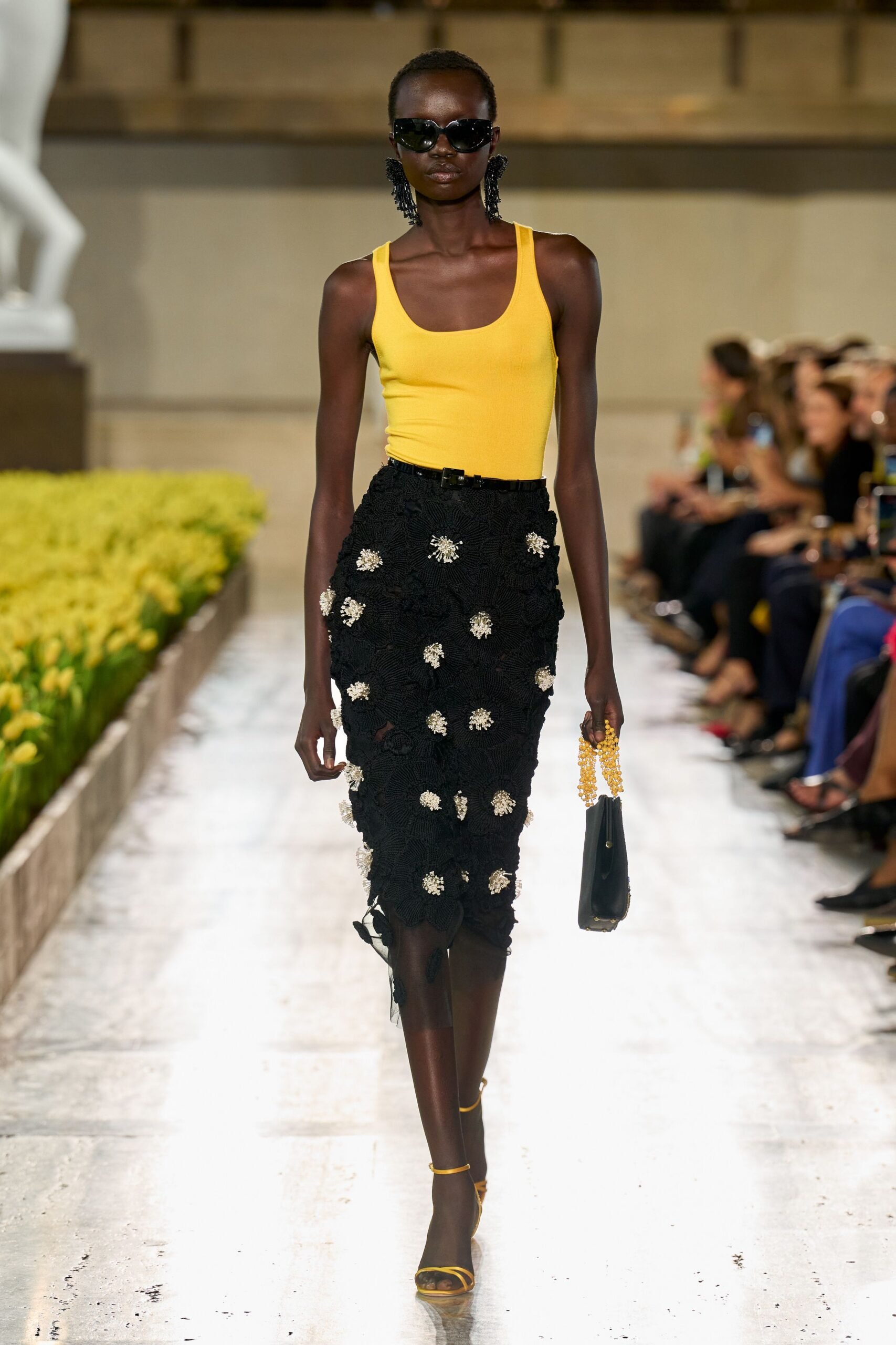 carolina-herrera-spring-2027-ready-to-wear-look-15-scaled.jpg