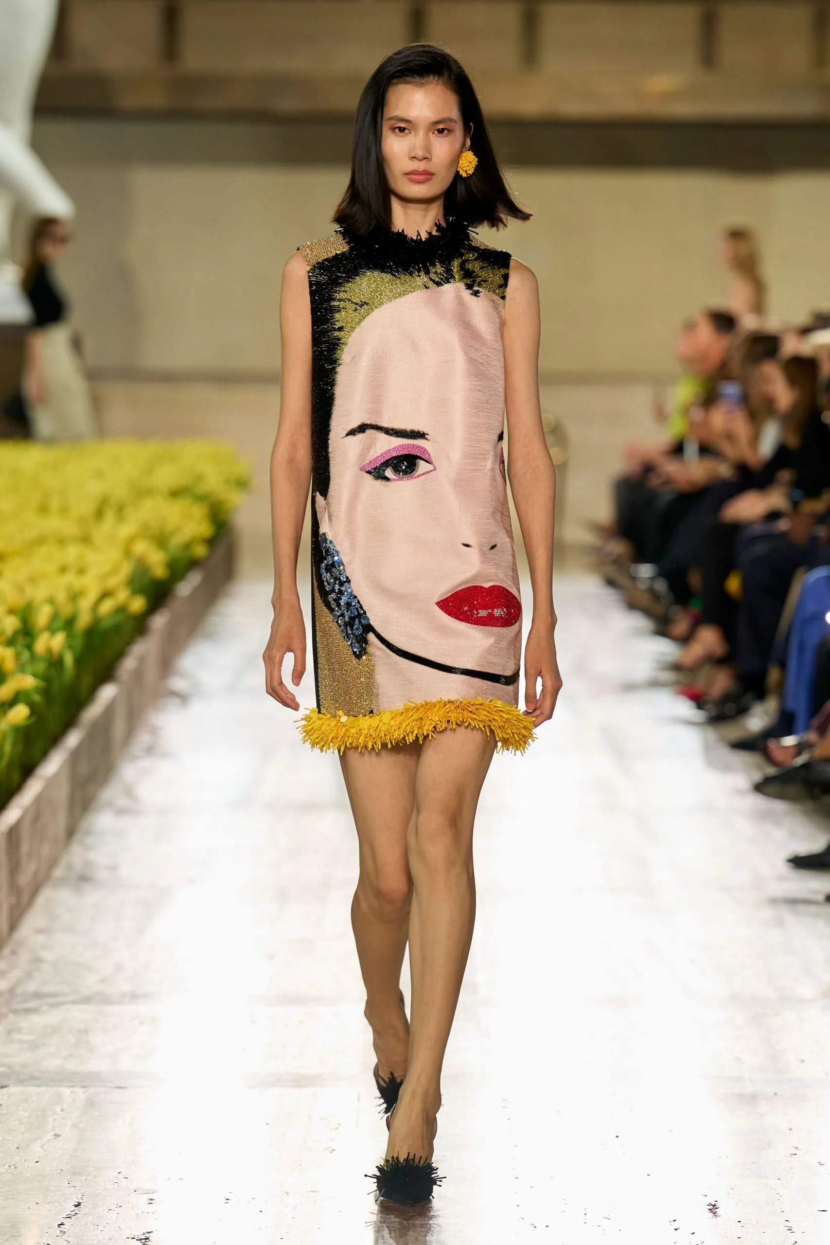 carolina-herrera-spring-2027-ready-to-wear-look-16-scaled.jpg