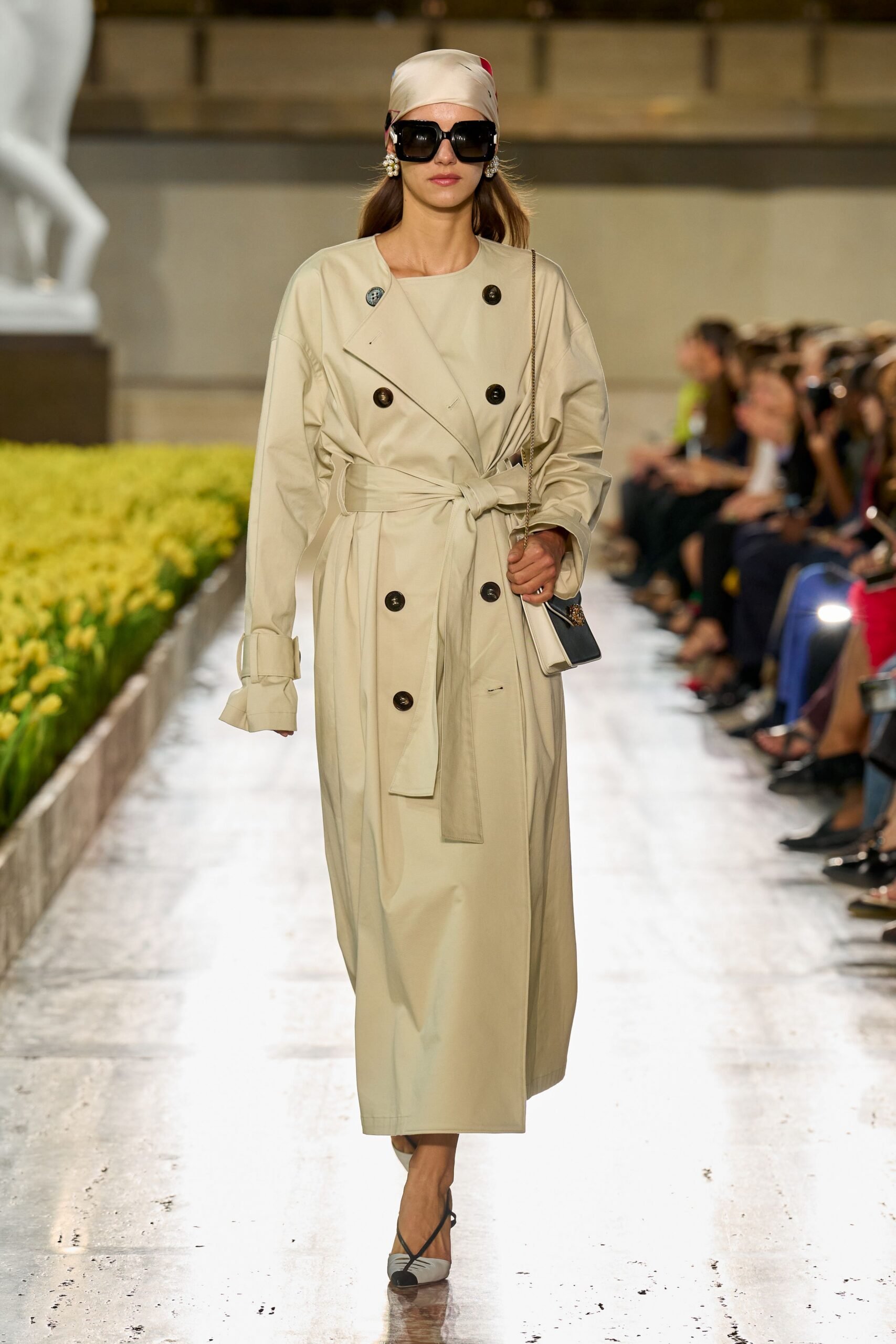 carolina-herrera-spring-2027-ready-to-wear-look-17-scaled.jpg