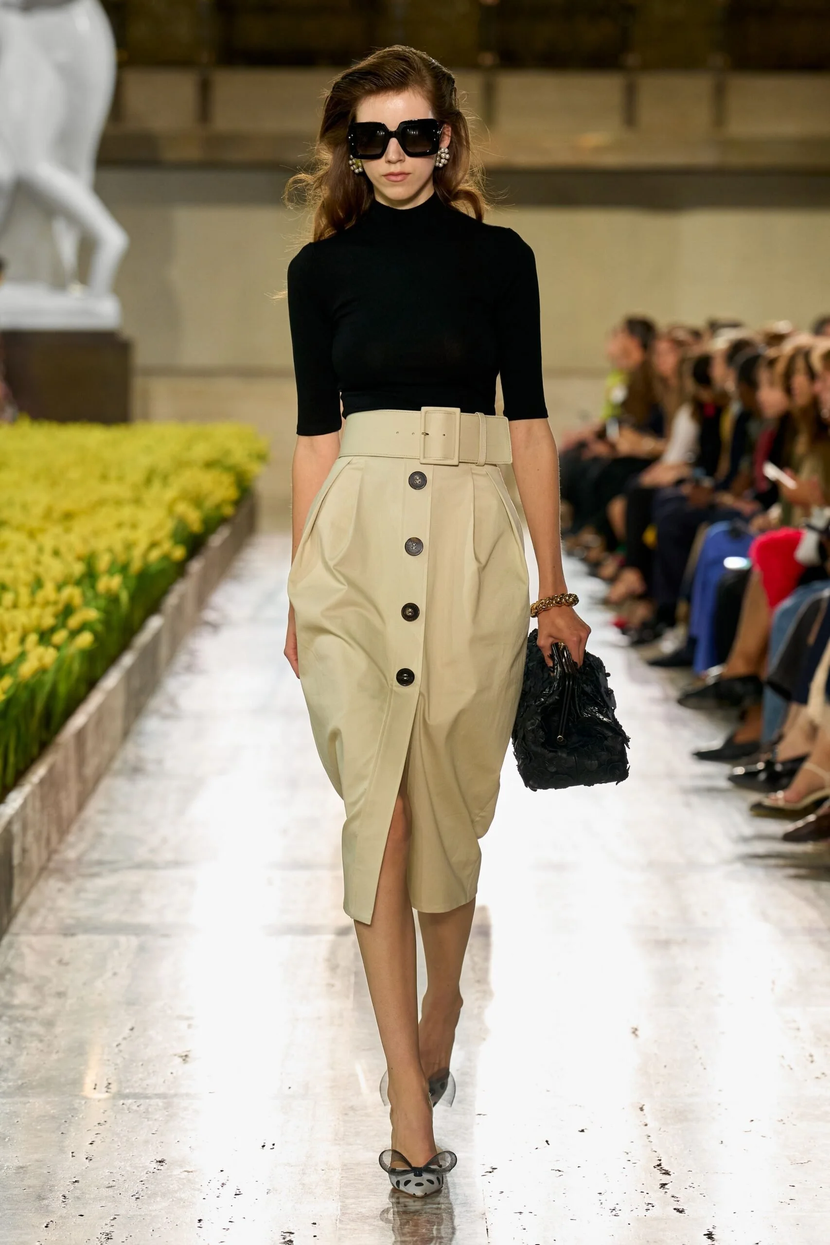 carolina-herrera-spring-2027-ready-to-wear-look-18-scaled.jpg