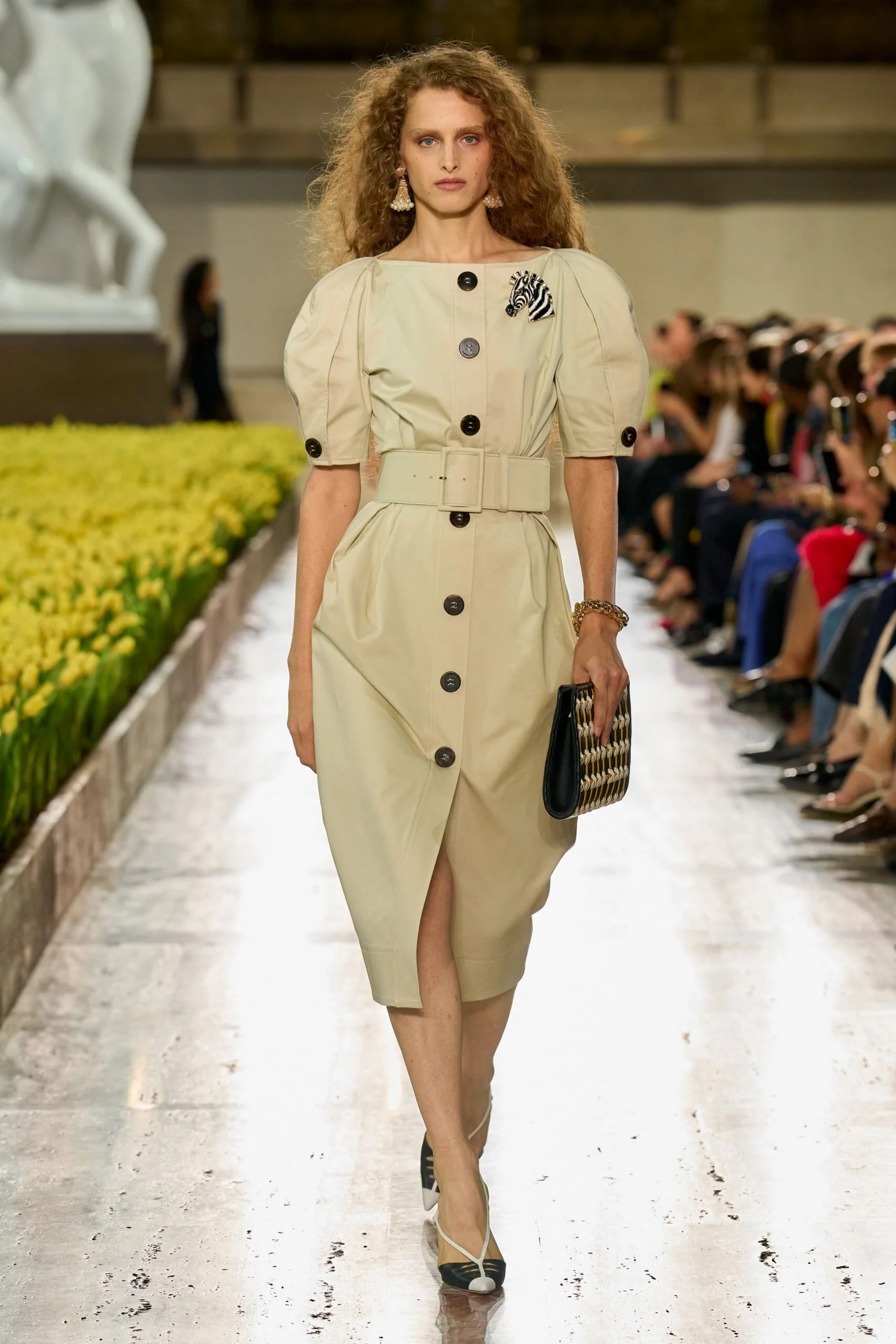 carolina-herrera-spring-2027-ready-to-wear-look-19-scaled.jpg