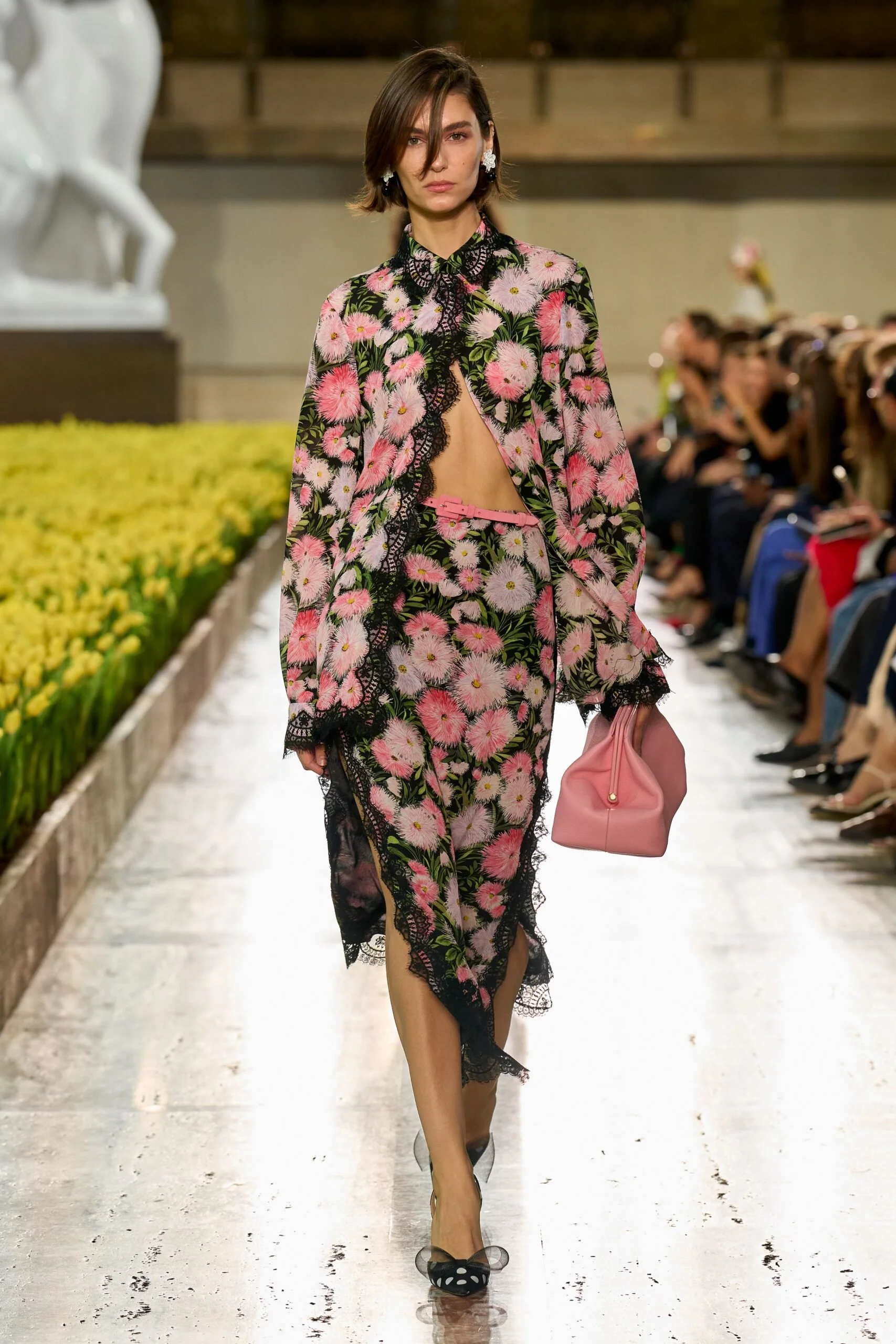 carolina-herrera-spring-2027-ready-to-wear-look-21-scaled.jpg