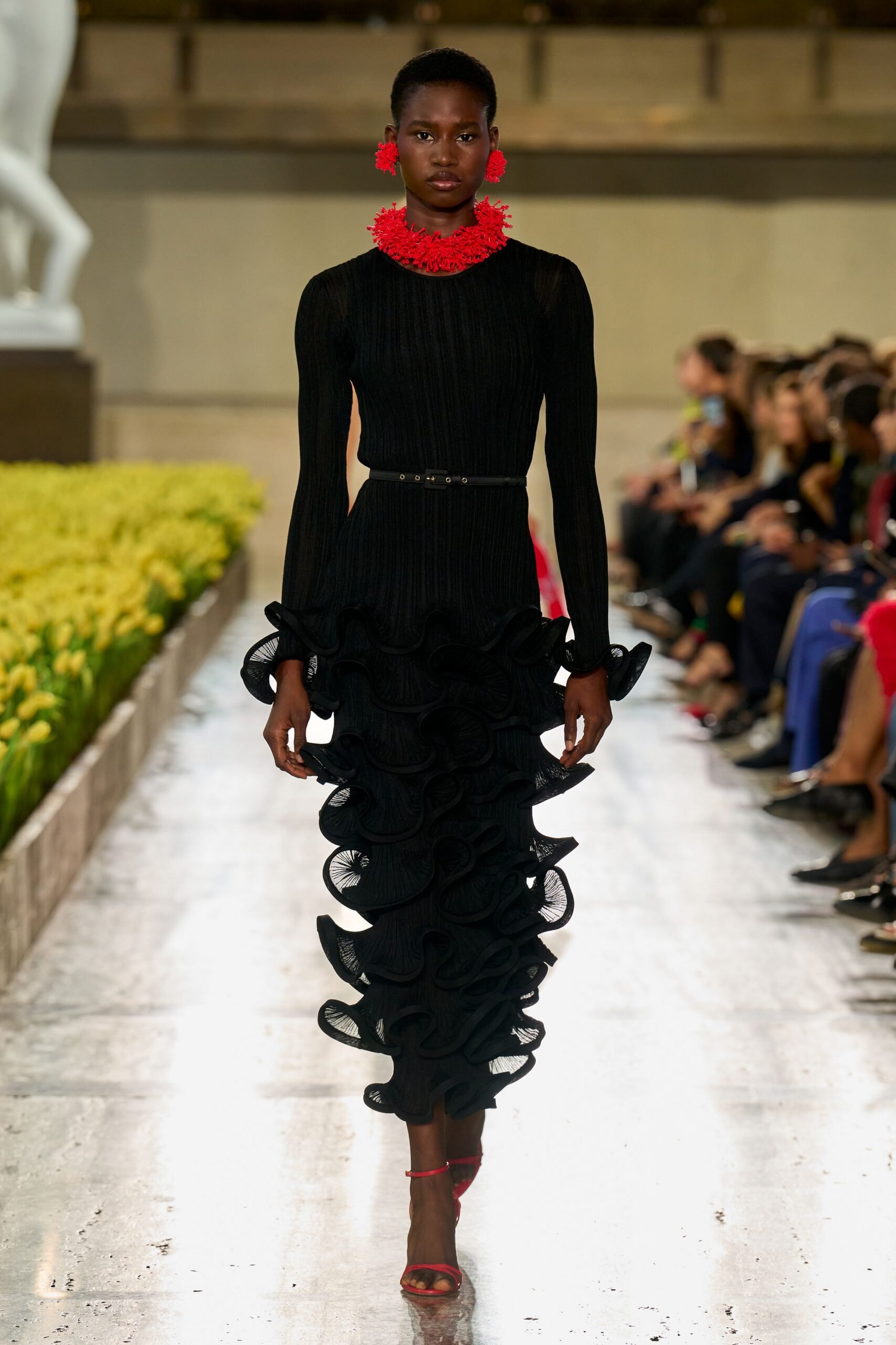 carolina-herrera-spring-2027-ready-to-wear-look-24-scaled.jpg