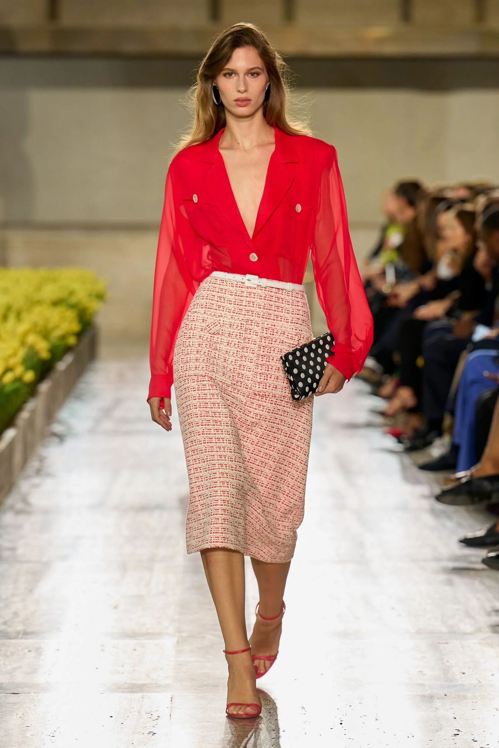 carolina-herrera-spring-2027-ready-to-wear-look-27-scaled.jpg