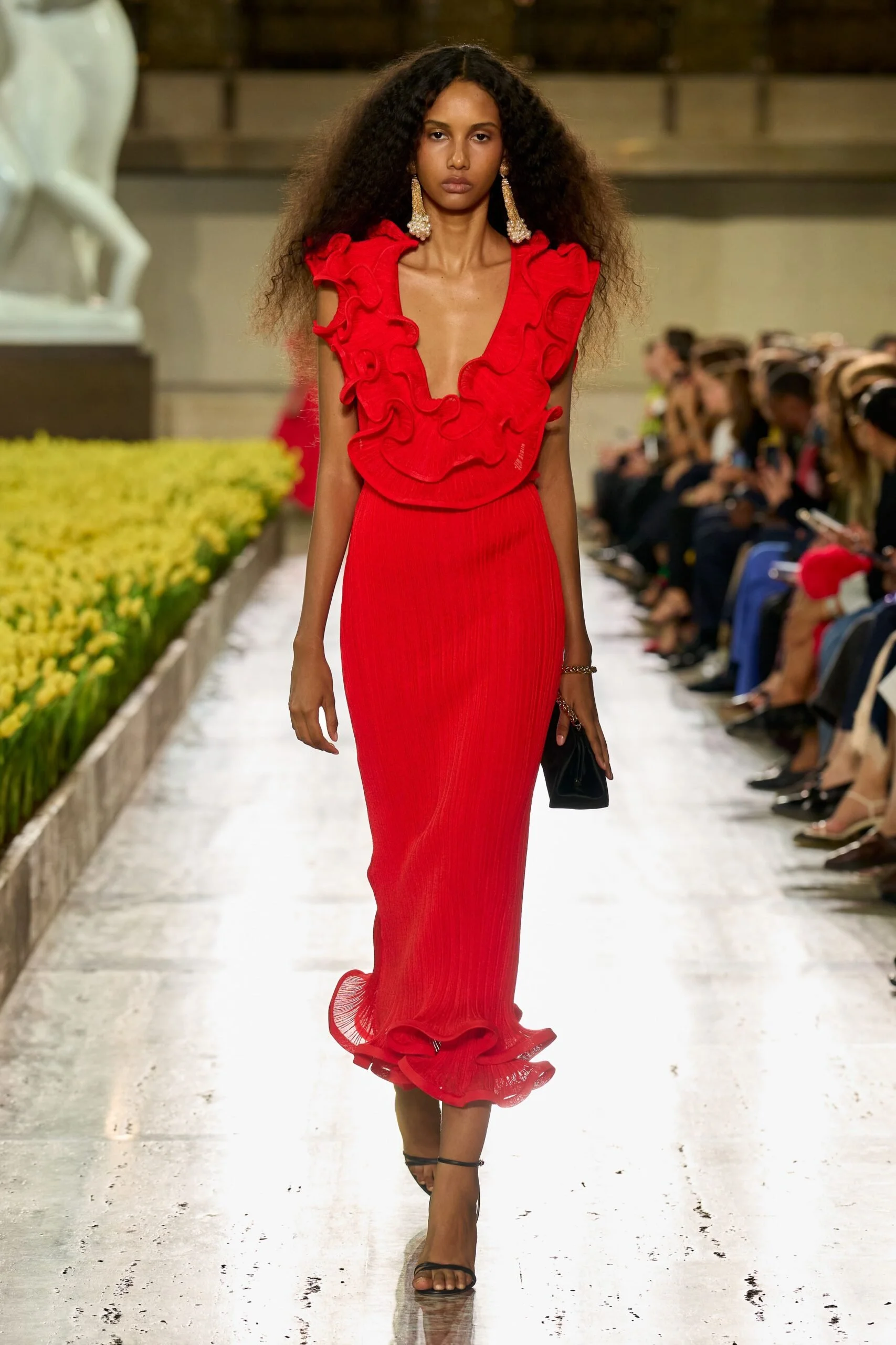 carolina-herrera-spring-2027-ready-to-wear-look-30-scaled.jpg