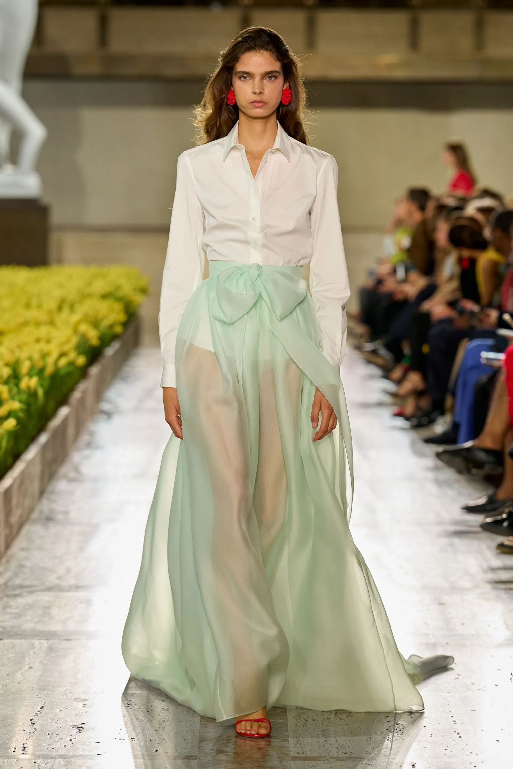 carolina-herrera-spring-2027-ready-to-wear-look-31-scaled.jpg