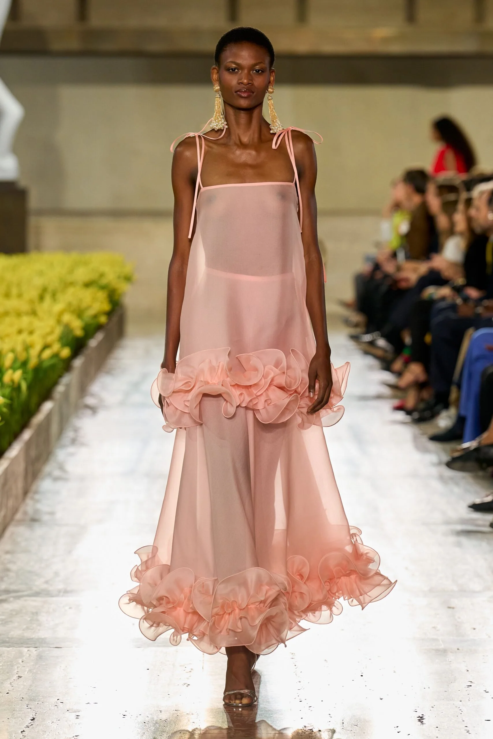 carolina-herrera-spring-2027-ready-to-wear-look-33-scaled.jpg