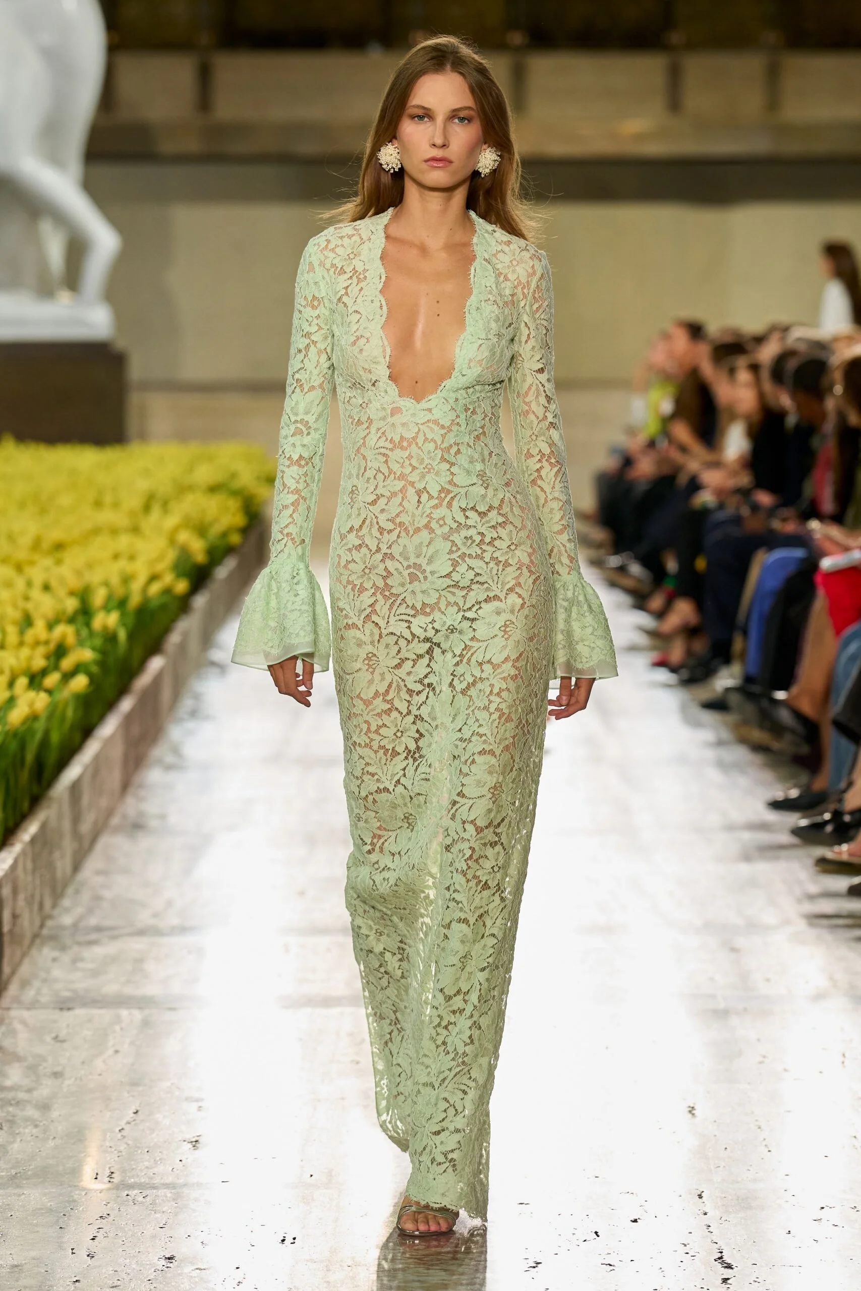 carolina-herrera-spring-2027-ready-to-wear-look-34-scaled.jpg