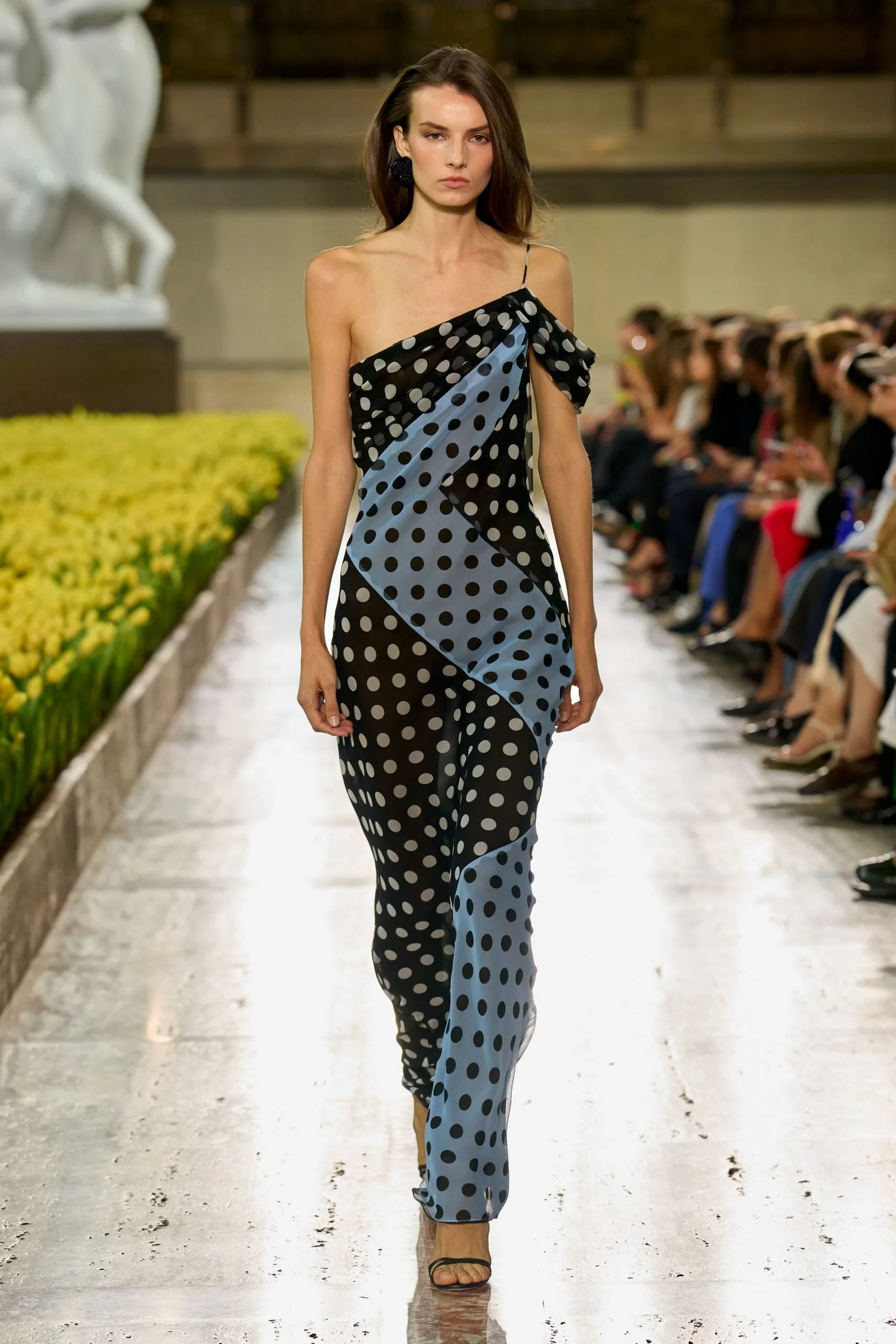 carolina-herrera-spring-2027-ready-to-wear-look-42-scaled.jpg