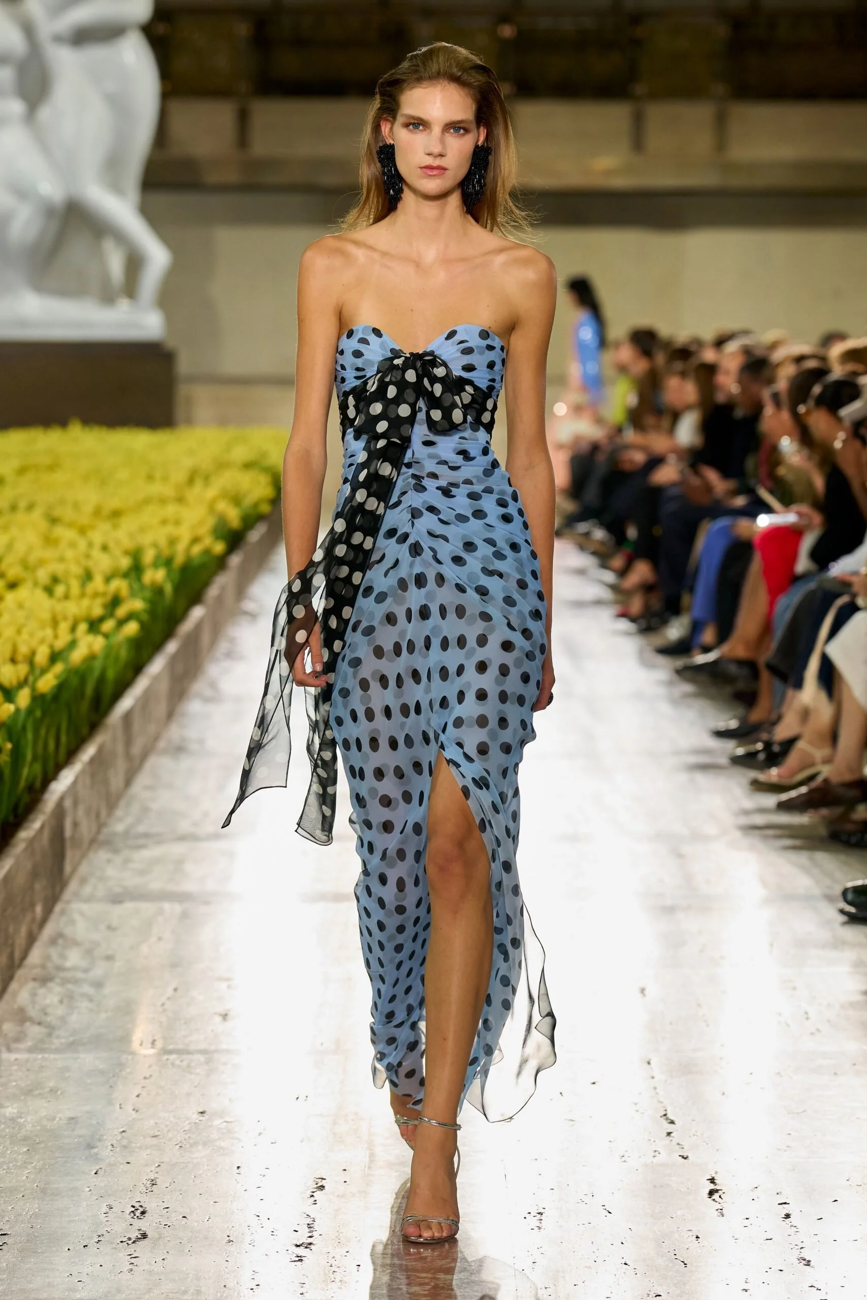 carolina-herrera-spring-2027-ready-to-wear-look-44-scaled.jpg