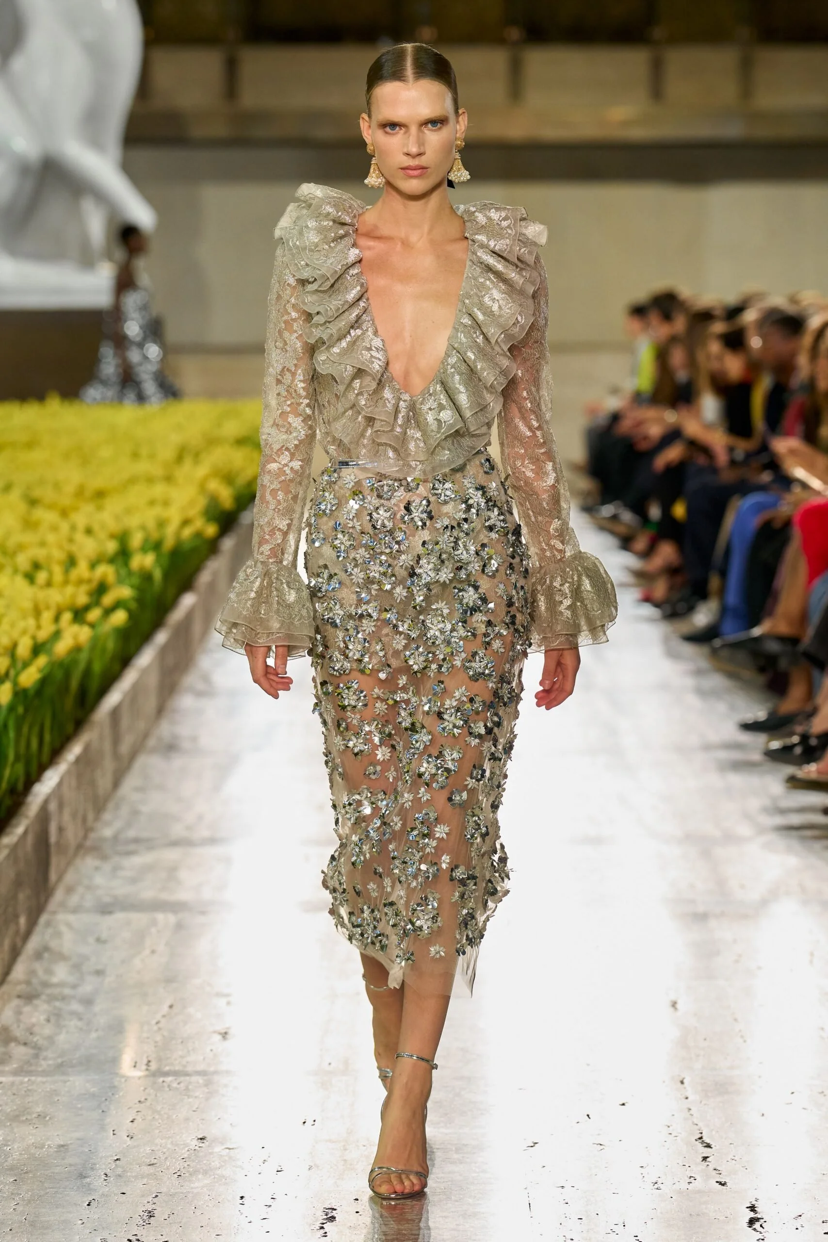 carolina-herrera-spring-2027-ready-to-wear-look-55-scaled.jpg