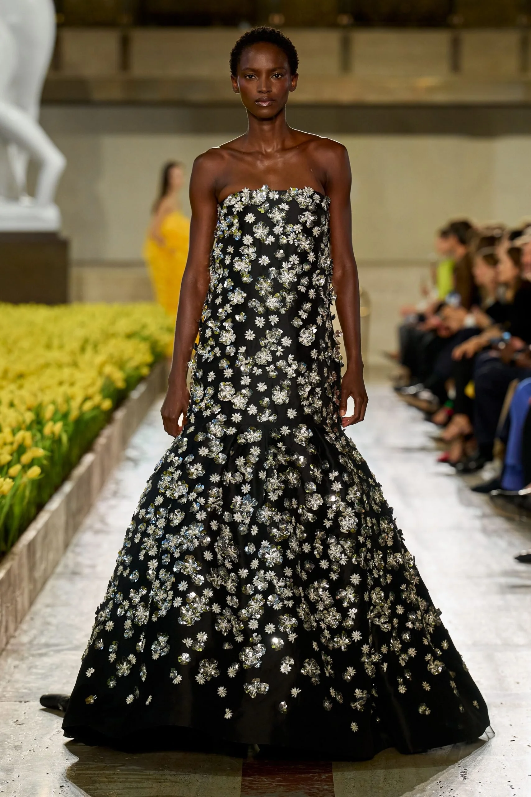 carolina-herrera-spring-2027-ready-to-wear-look-57-scaled.jpg