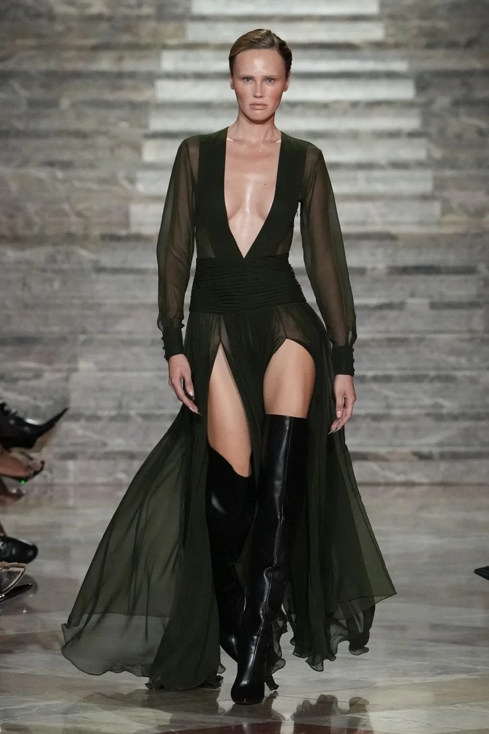laquan-smith-spring-2027-ready-to-wear-look-08.jpg