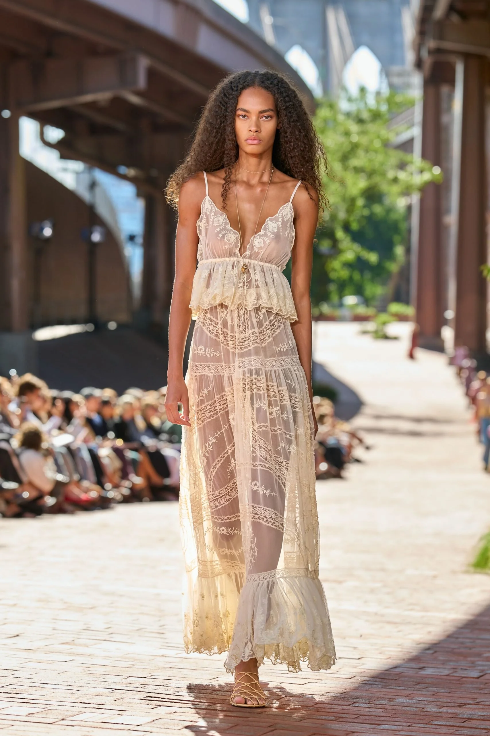 ulla-johnson-spring-2027-ready-to-wear-look-20-scaled.jpg