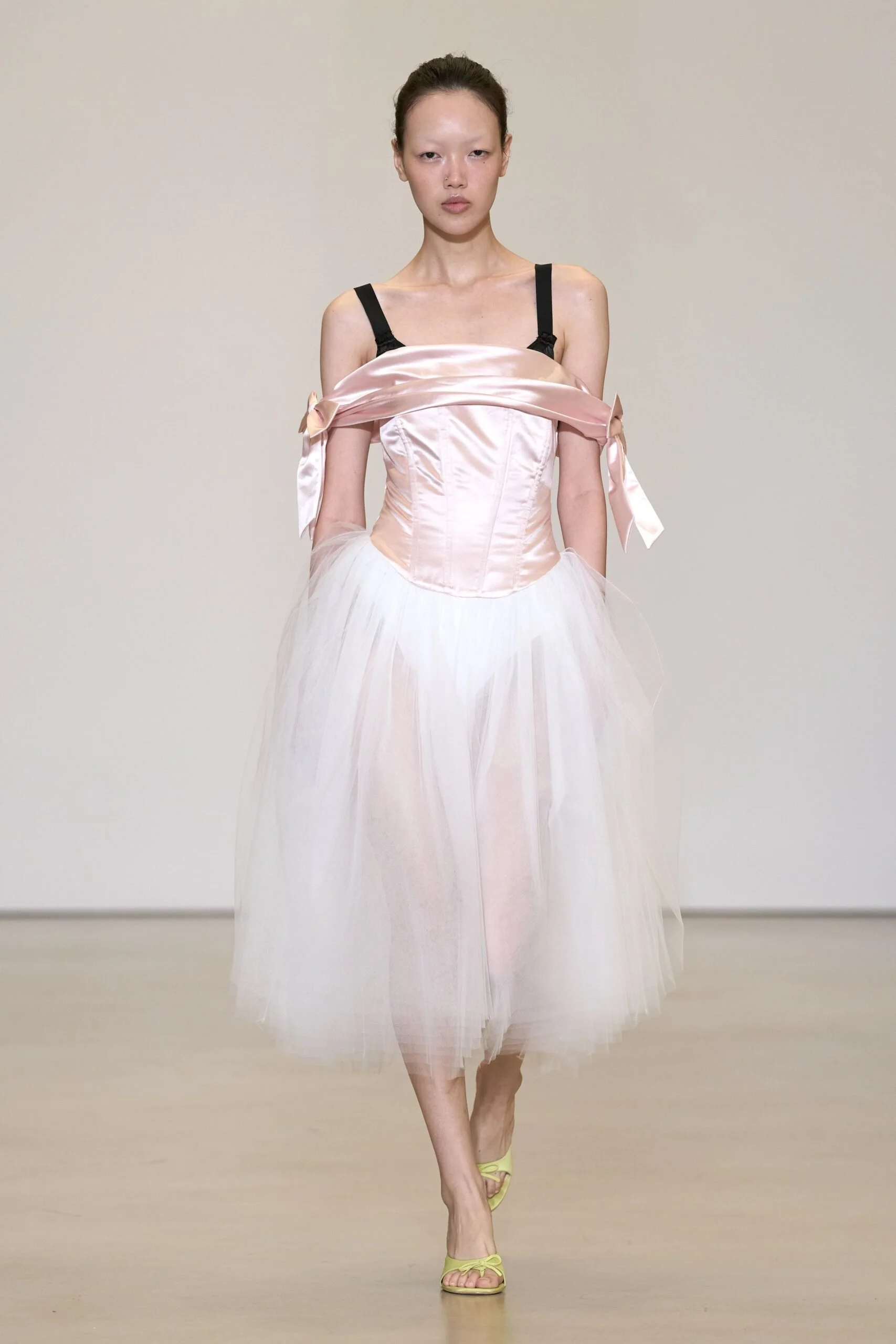 sandy-liang-spring-2027-ready-to-wear-look-34-scaled.jpg