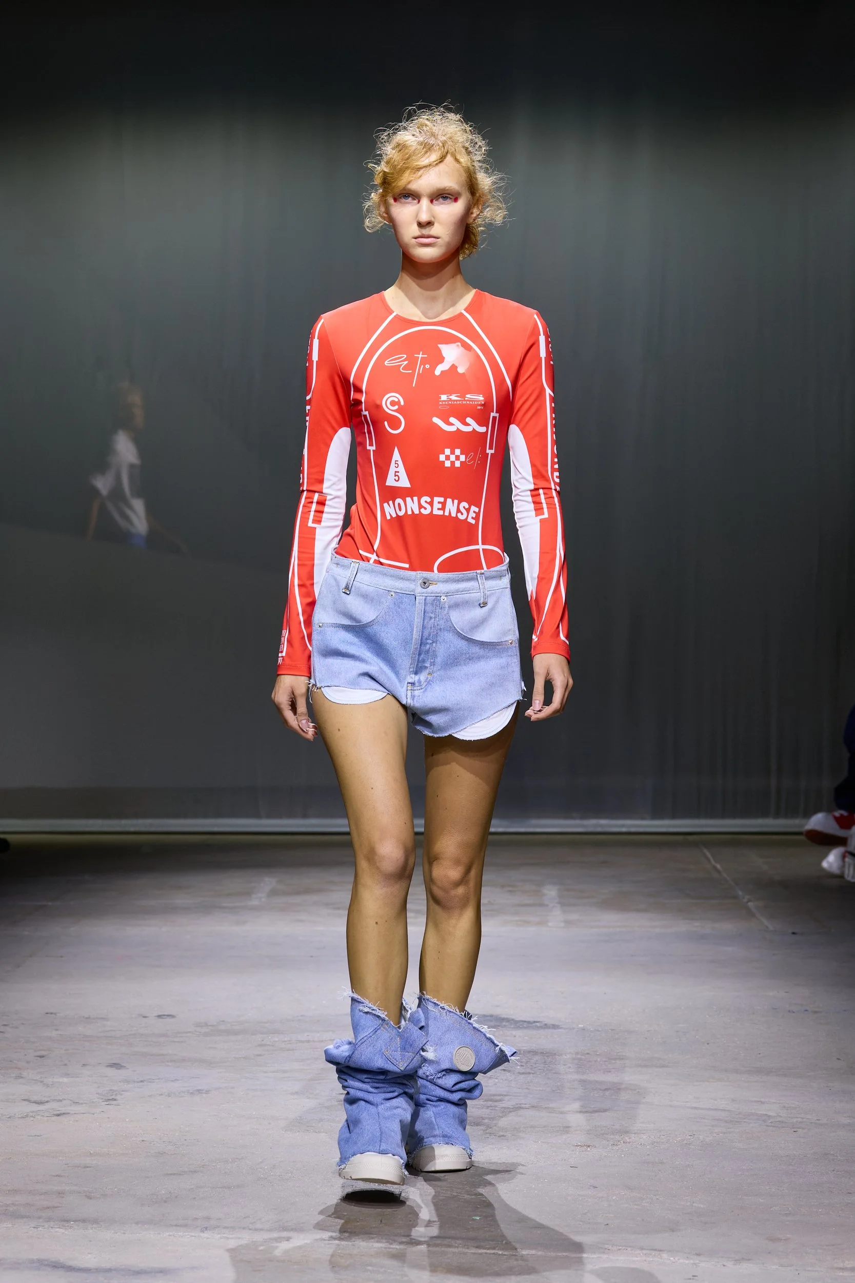 KseniaSchnaider_LFW_RUNWAY_LEO-CORFU_-1.jpg