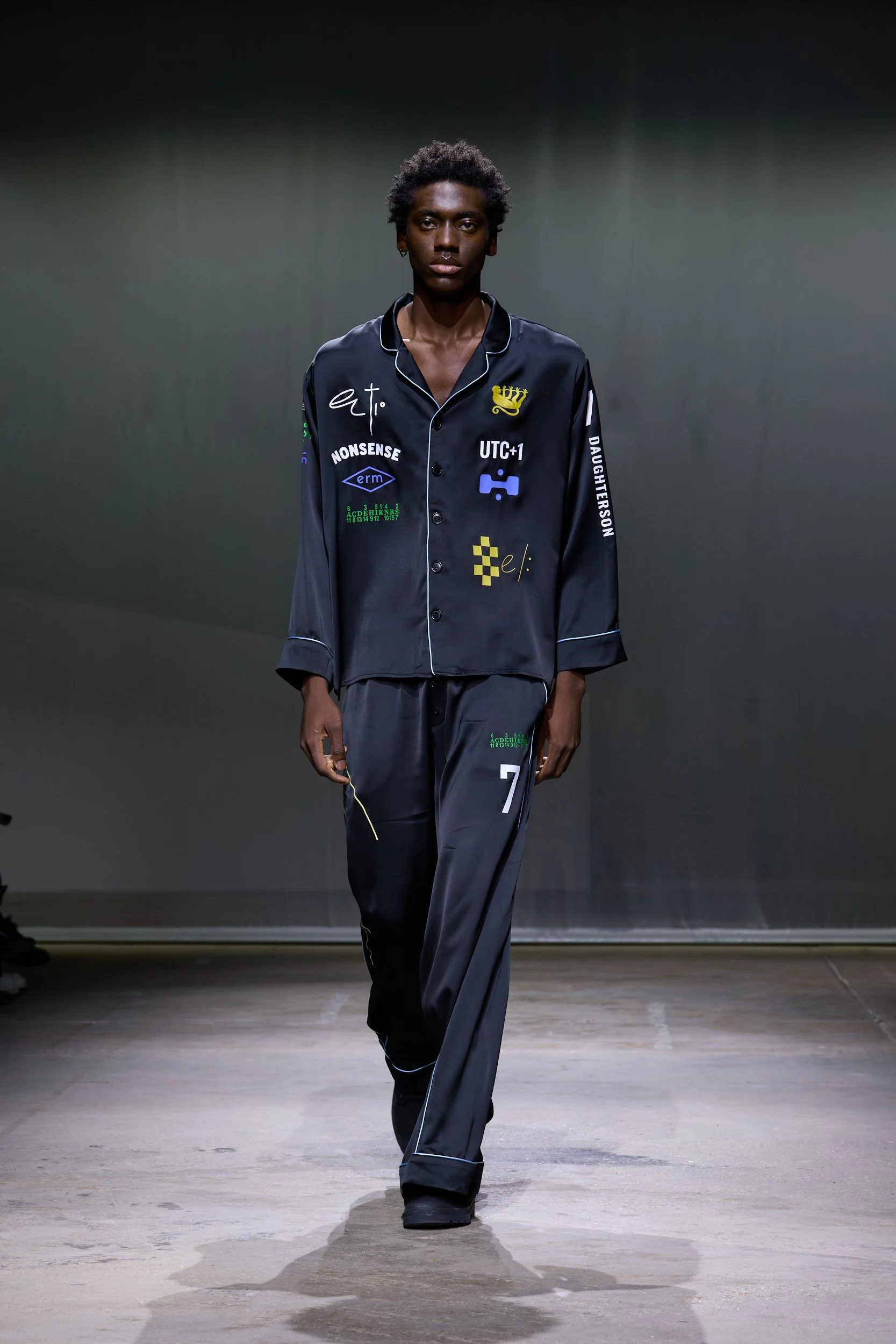 KseniaSchnaider_LFW_RUNWAY_LEO-CORFU_-5.jpg