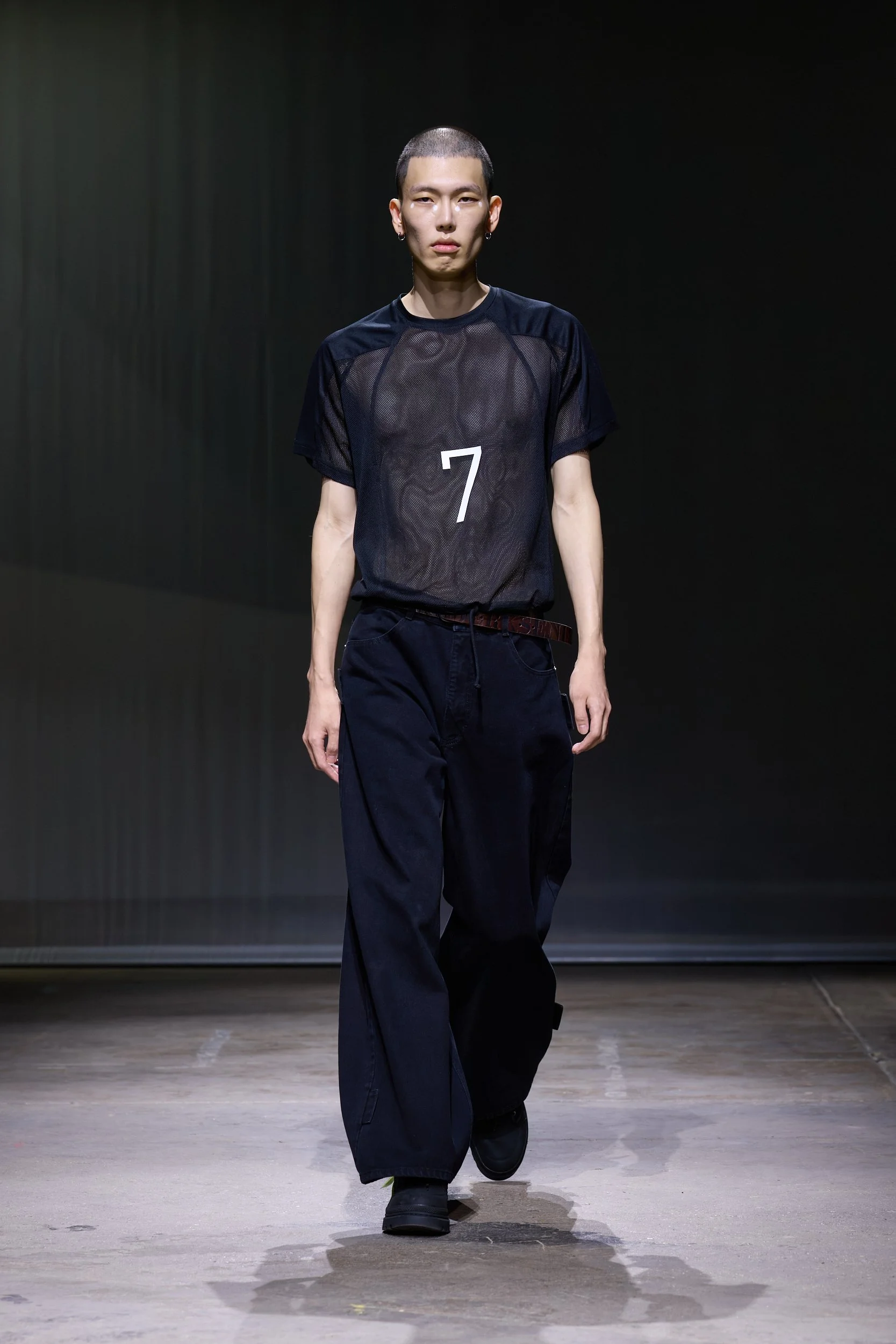 KseniaSchnaider_LFW_RUNWAY_LEO-CORFU_-17.jpg