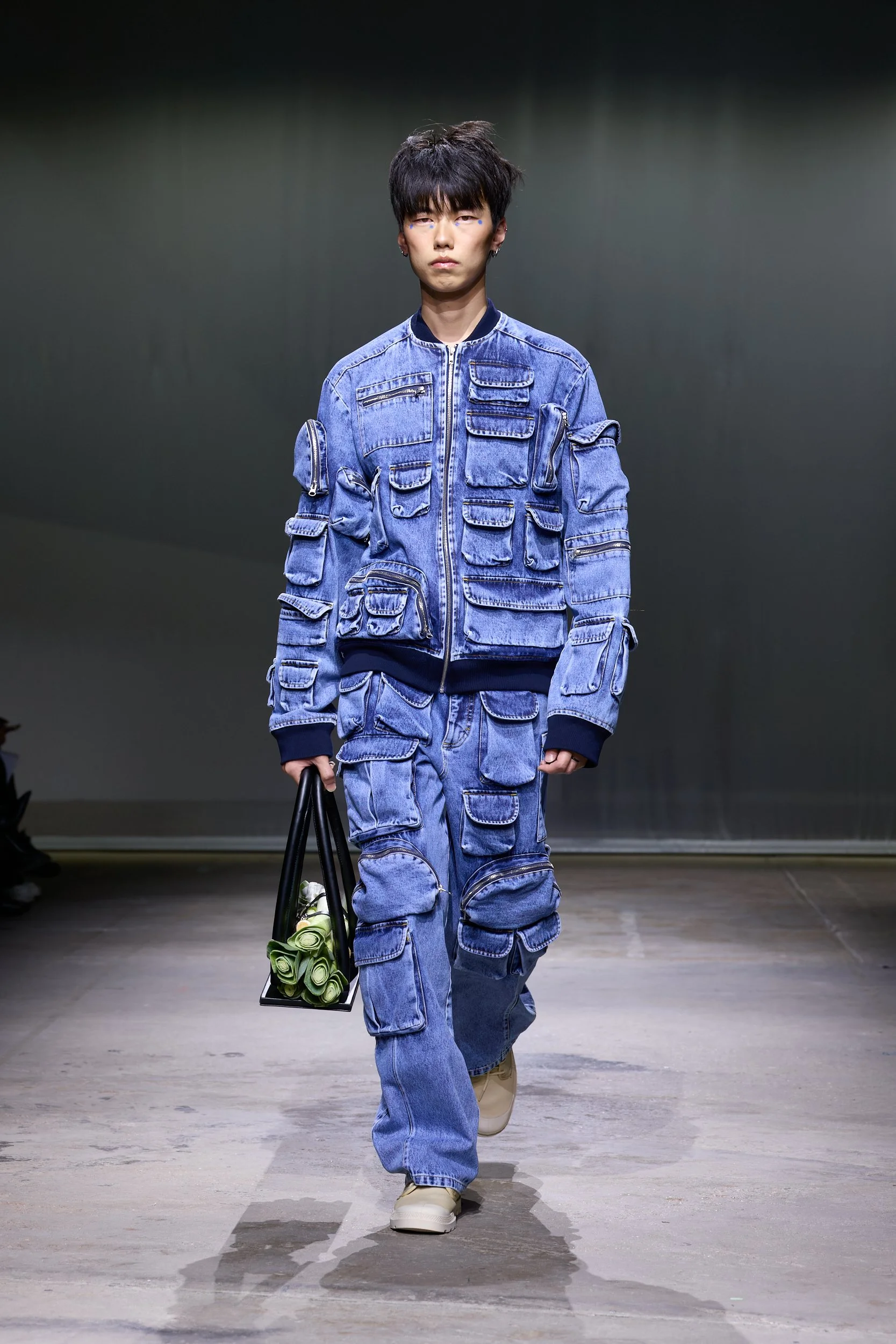 KseniaSchnaider_LFW_RUNWAY_LEO-CORFU_-26.jpg