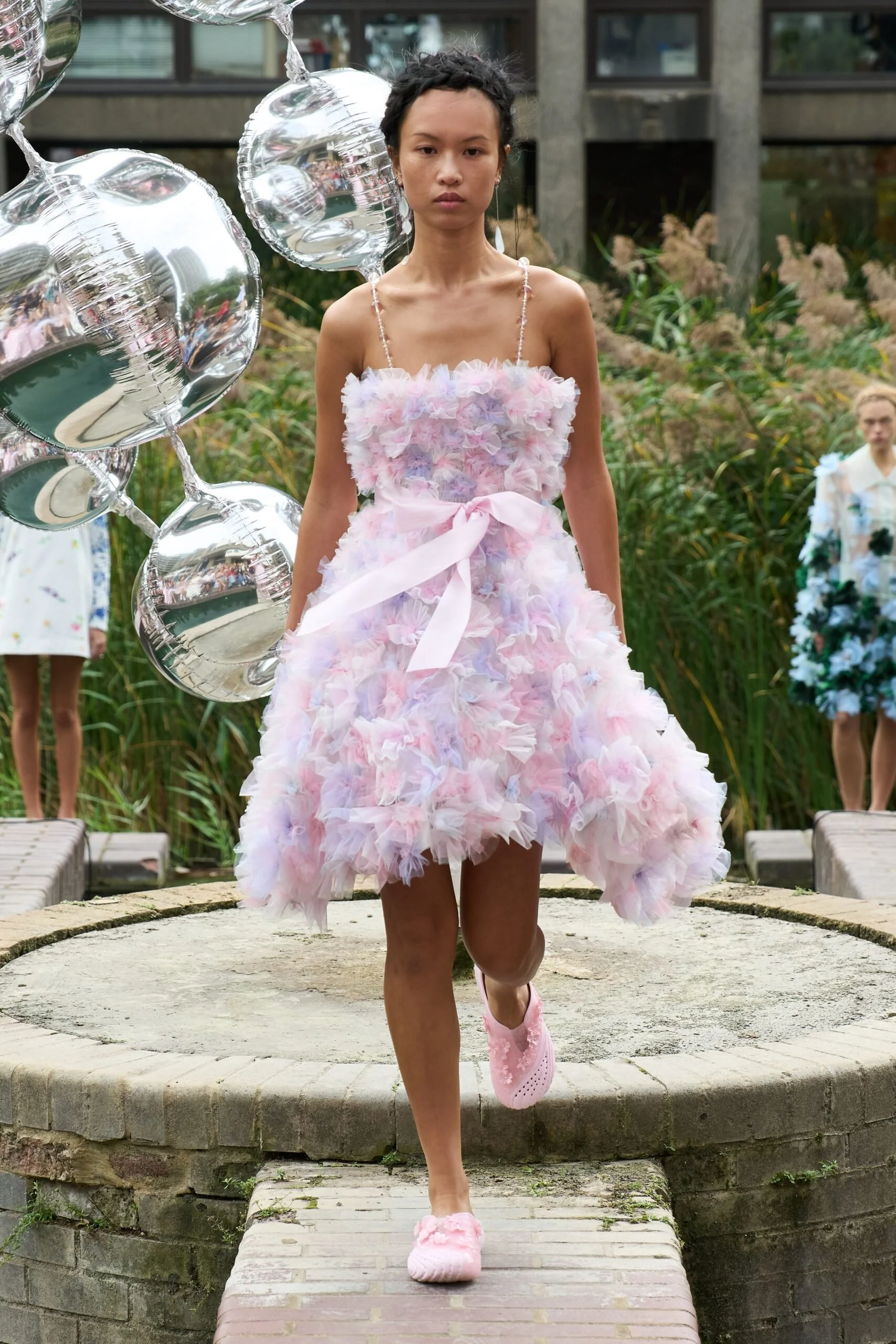 susan-fang-spring-2027-ready-to-wear-look-25-scaled.jpg
