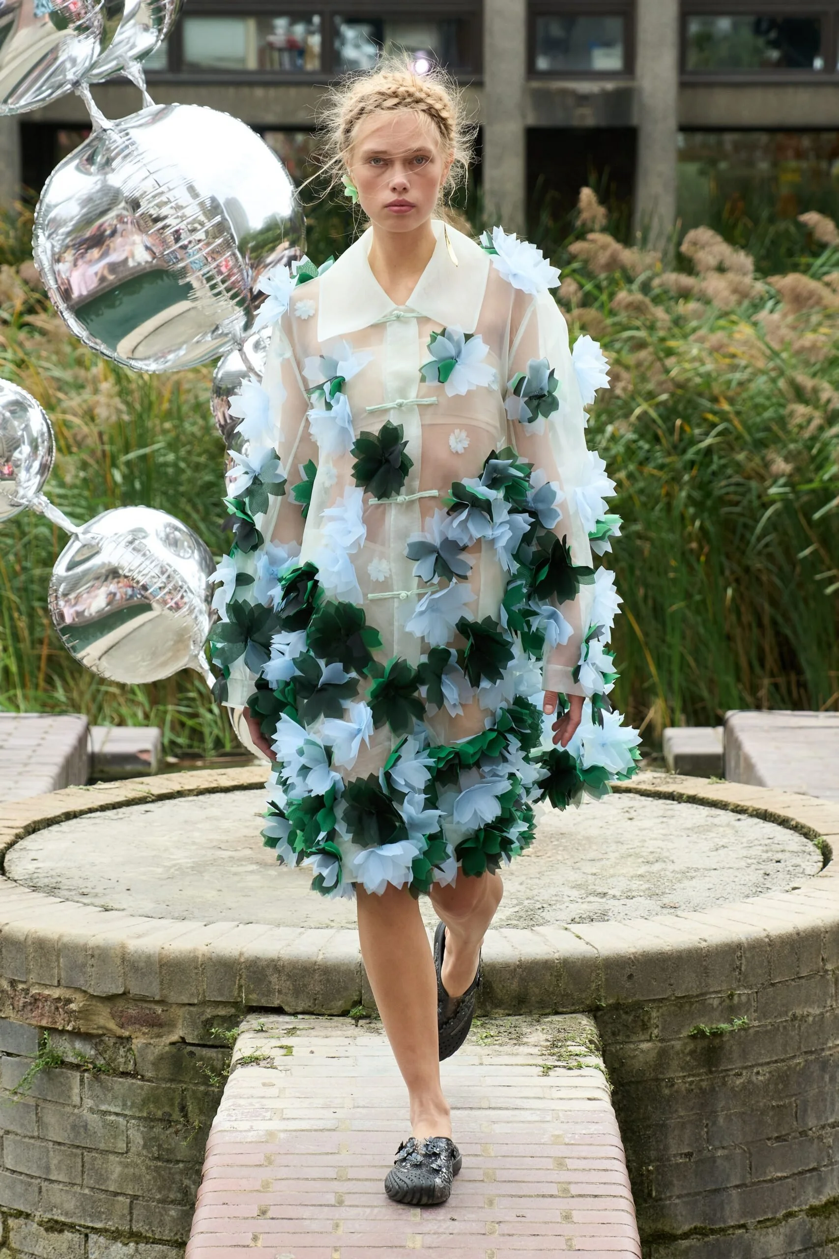 susan-fang-spring-2027-ready-to-wear-look-18-scaled.jpg