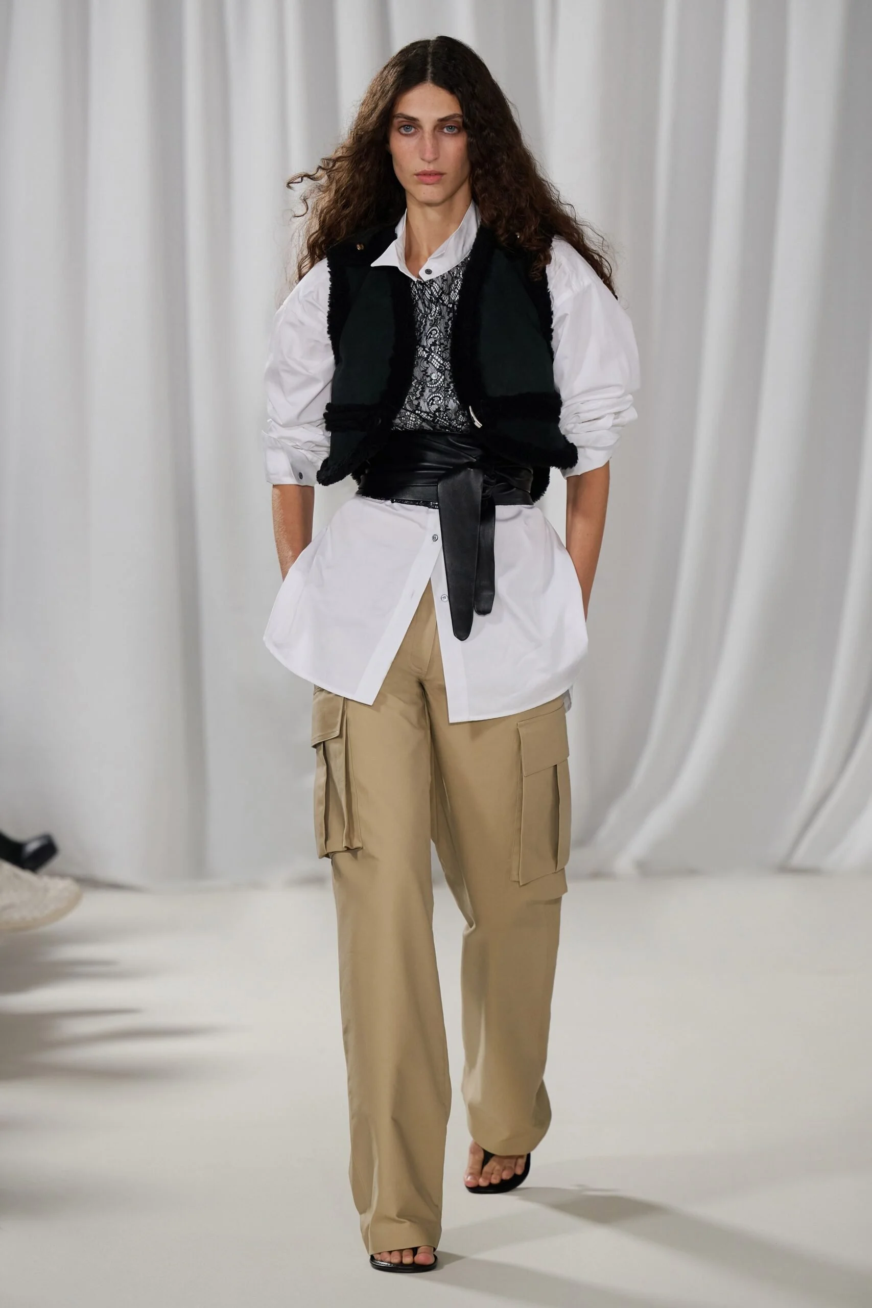 talia-byre-spring-2027-ready-to-wear-look-20-scaled.jpg