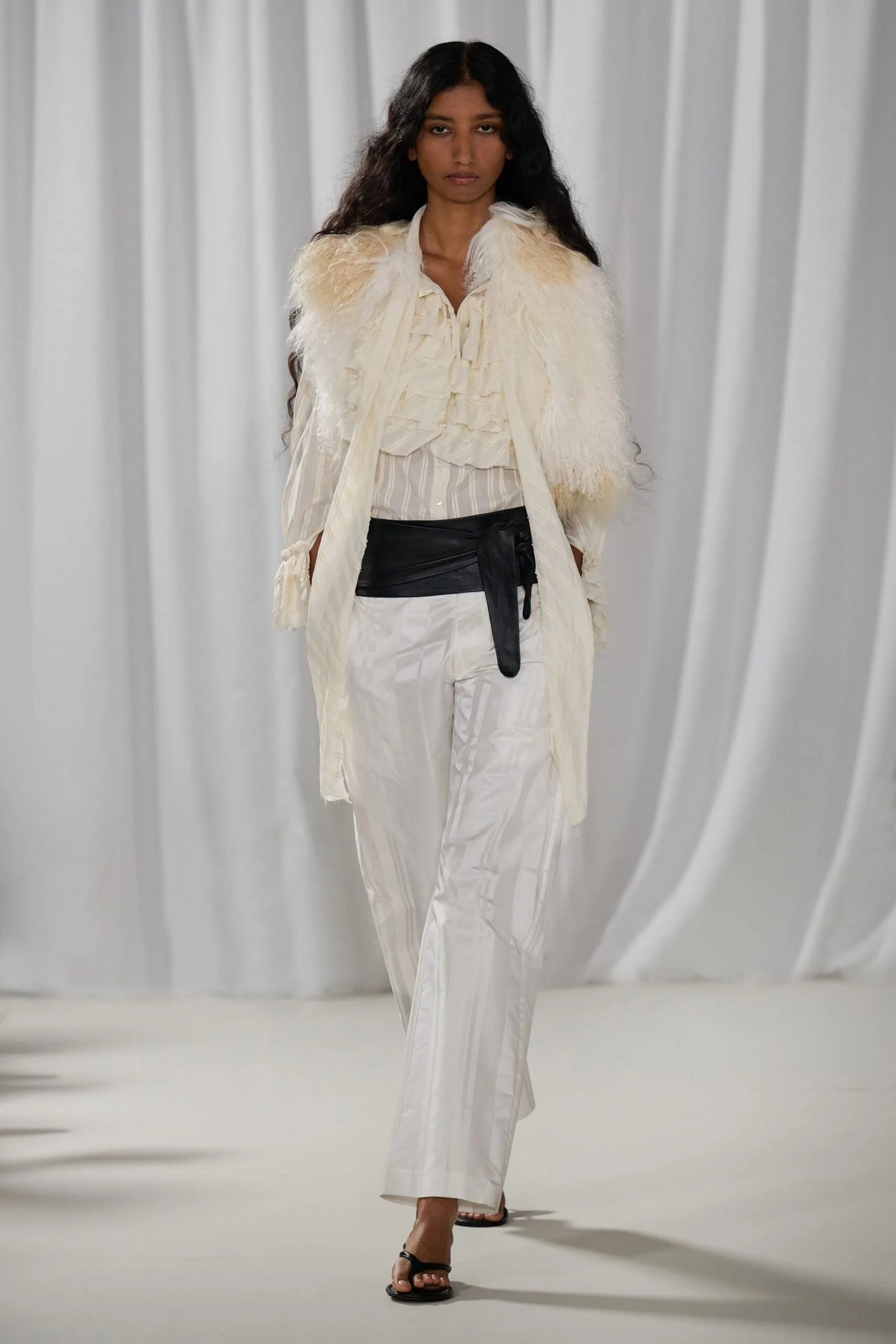 talia-byre-spring-2027-ready-to-wear-look-25-scaled.jpg