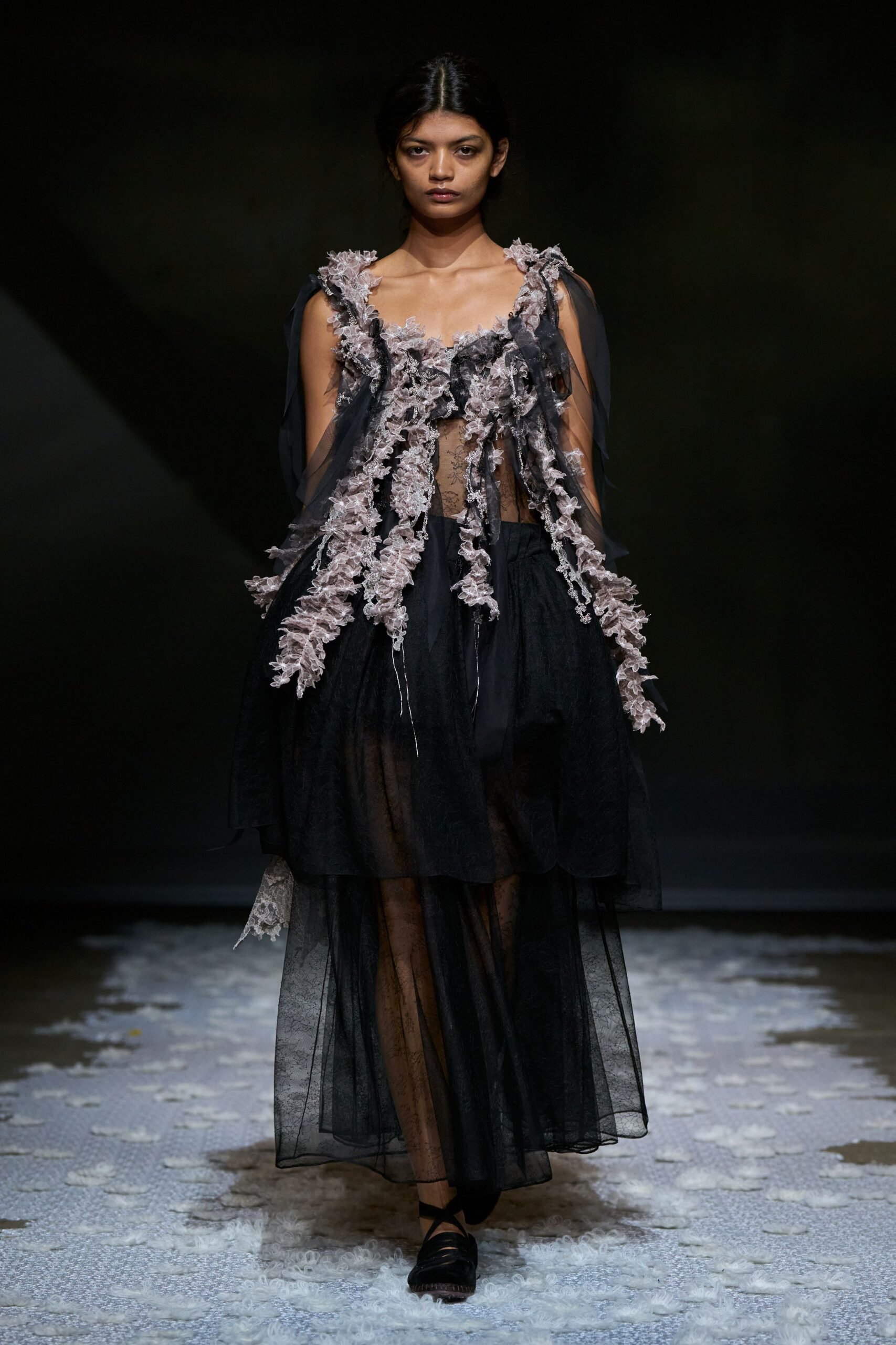 pauline-dujancourt-spring-2027-ready-to-wear-look-09-scaled.jpg