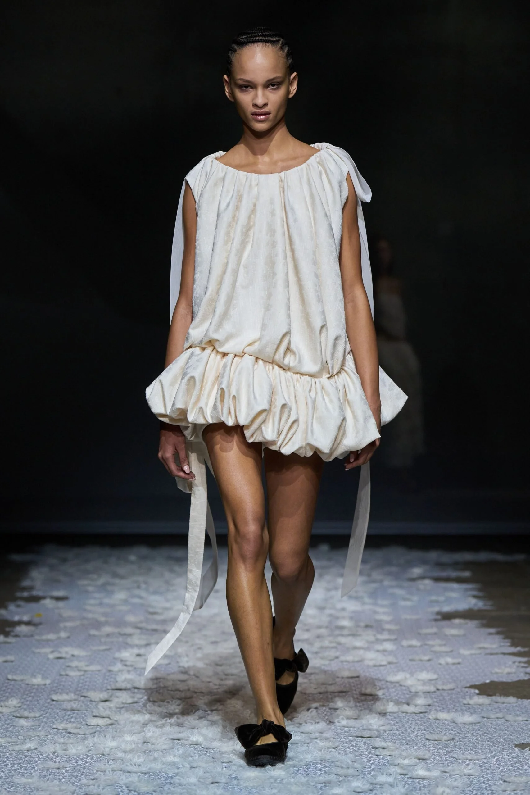 pauline-dujancourt-spring-2027-ready-to-wear-look-24-scaled.jpg