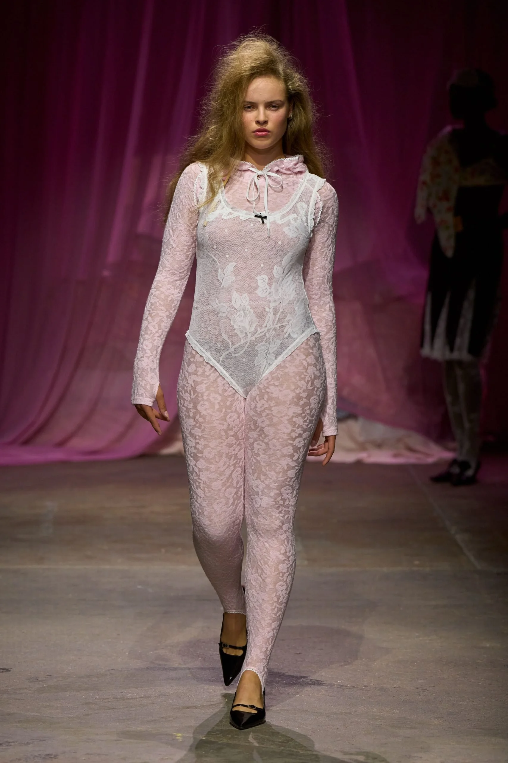 yuhan-wang-spring-2027-ready-to-wear-look-24-scaled.jpg