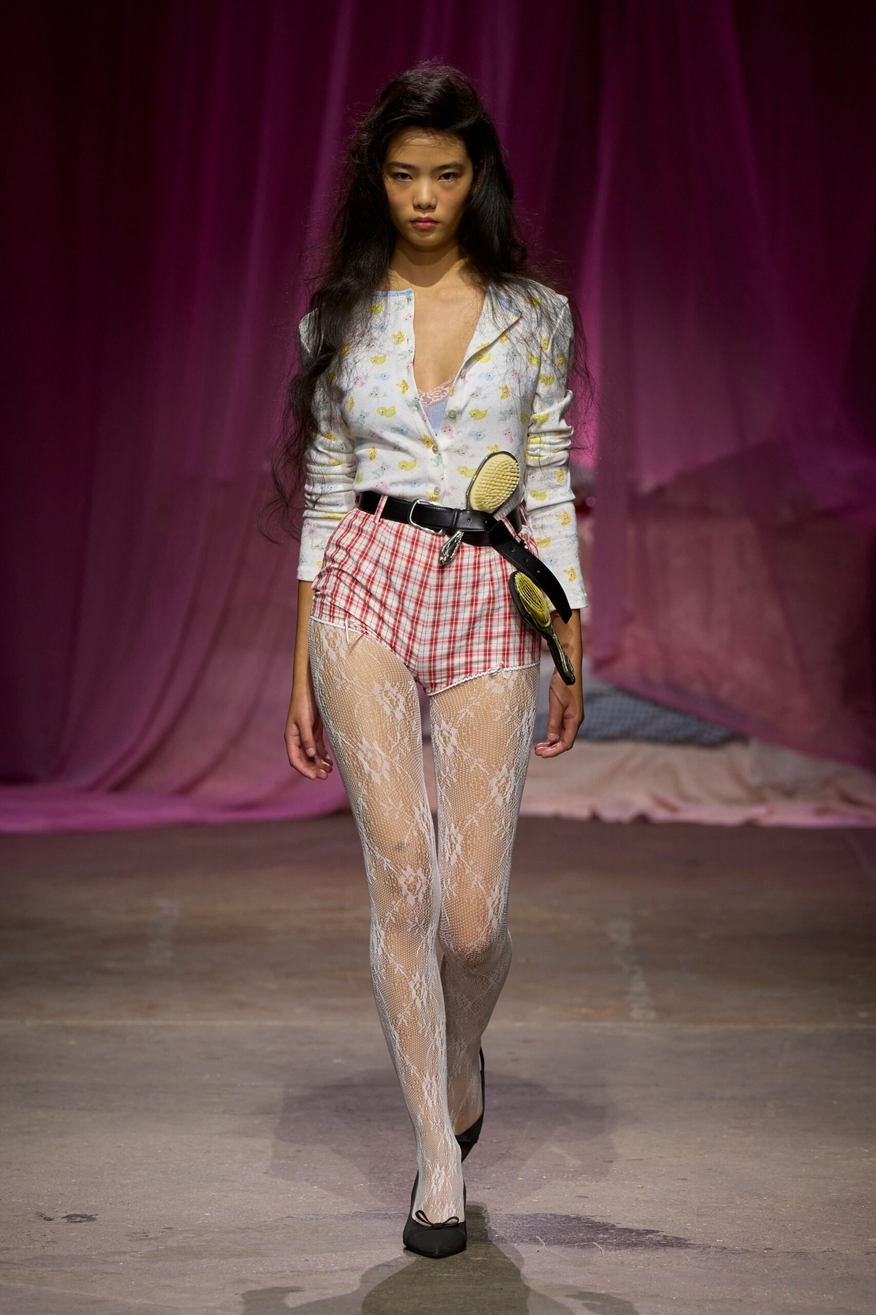 yuhan-wang-spring-2027-ready-to-wear-look-05-scaled.jpg