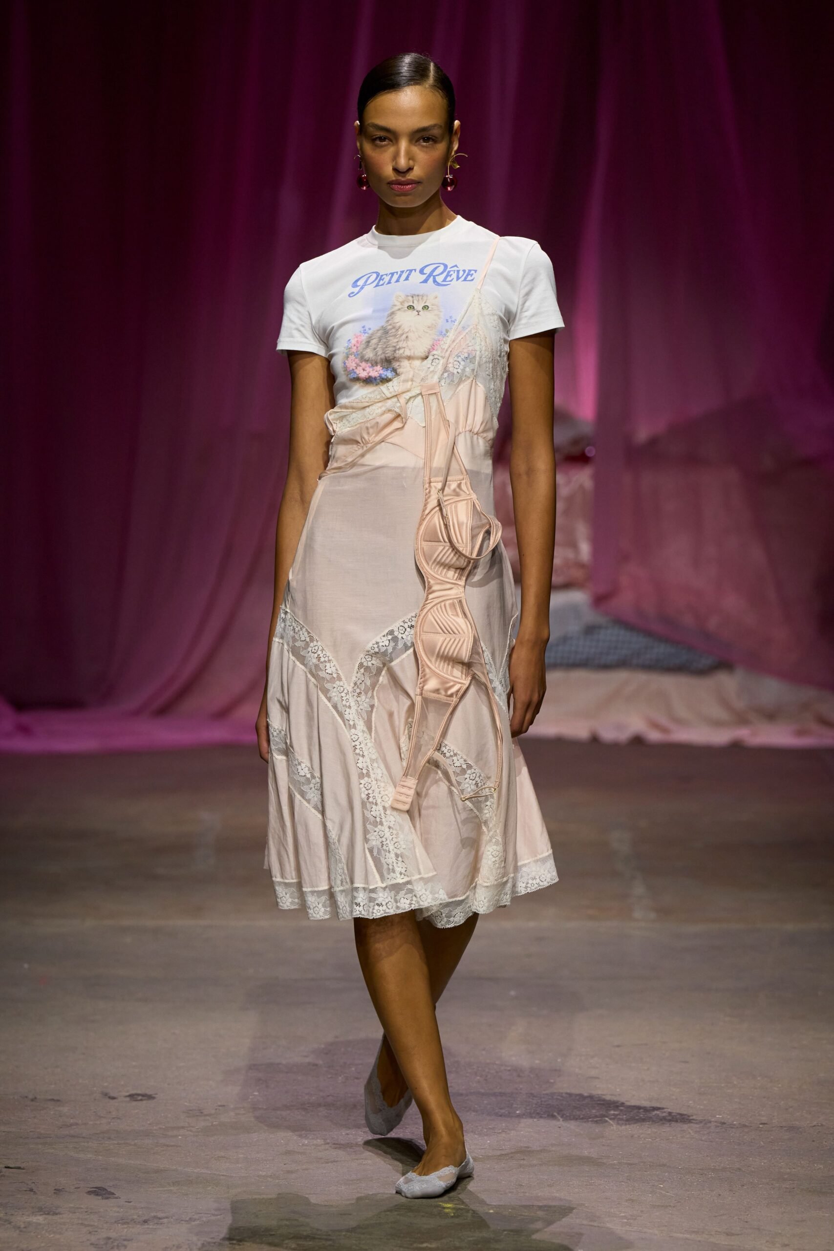 yuhan-wang-spring-2027-ready-to-wear-look-15-scaled.jpg