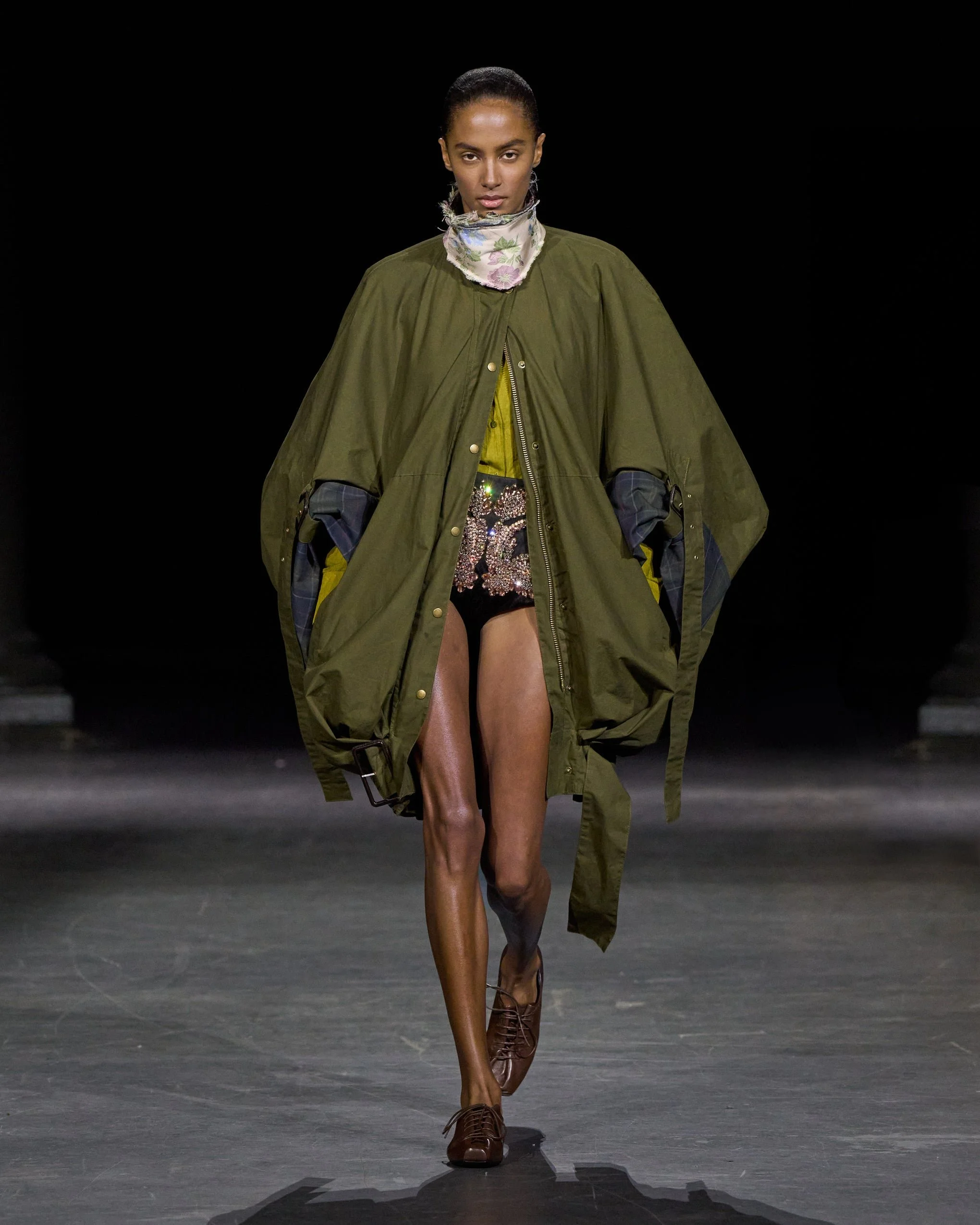 ERDEM_Spring_Summer_2027_-_Look_17_63bd7667-6172-499d-8cf1-8af98cb44b02.jpg