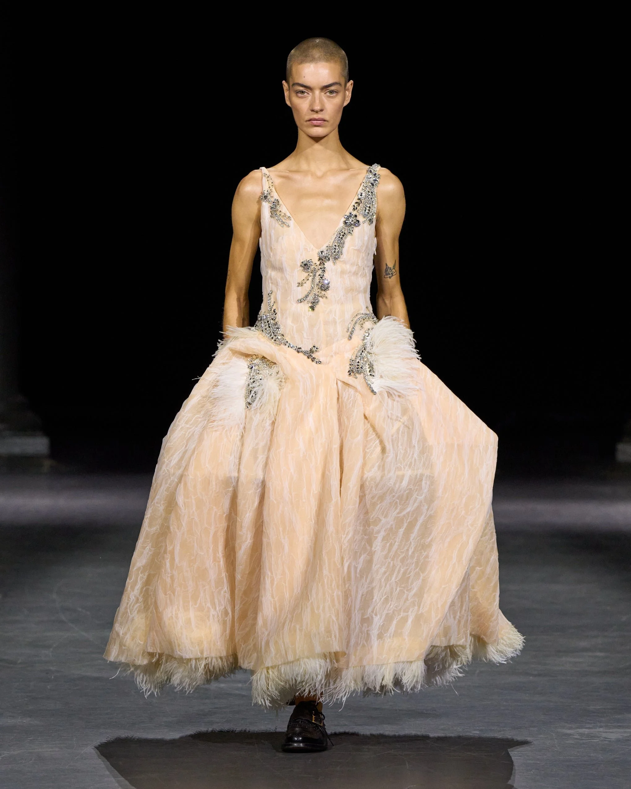 ERDEM_Spring_Summer_2027_-_Look_37_4f275c90-70c2-4839-8c78-2ac81599266c.jpg