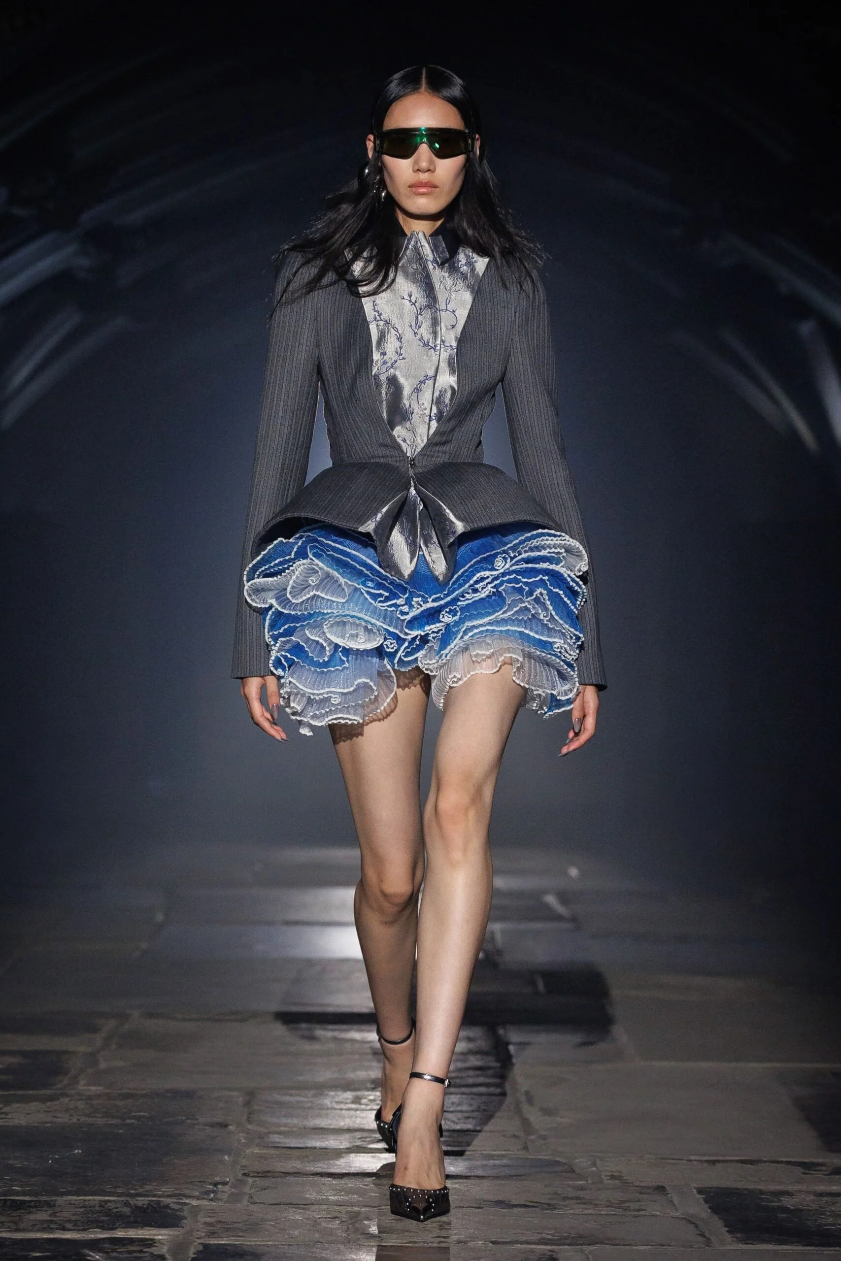alexander-mcqueen-spring-2027-ready-to-wear-look-13-scaled.jpg