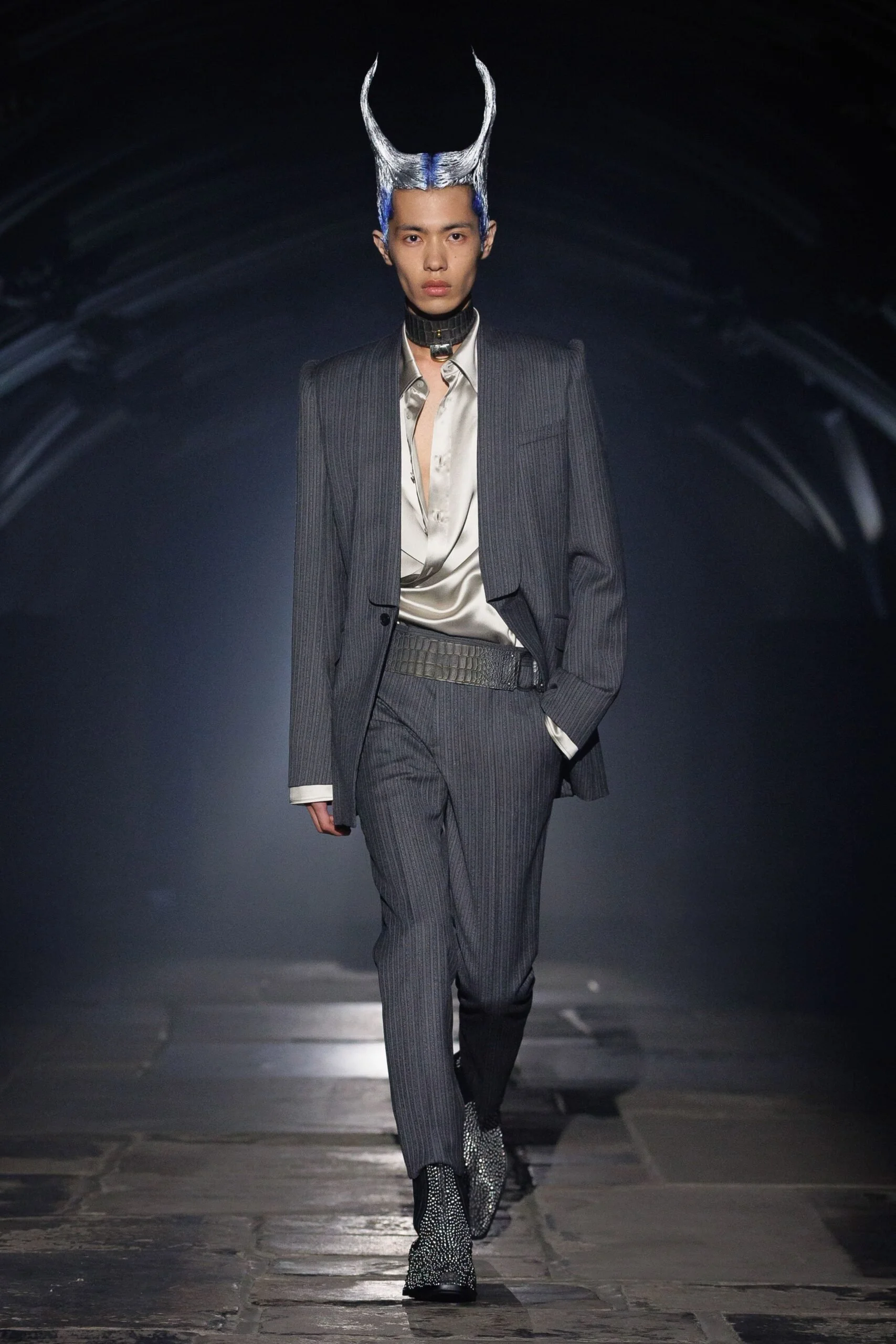 alexander-mcqueen-spring-2027-ready-to-wear-look-14-scaled.jpg