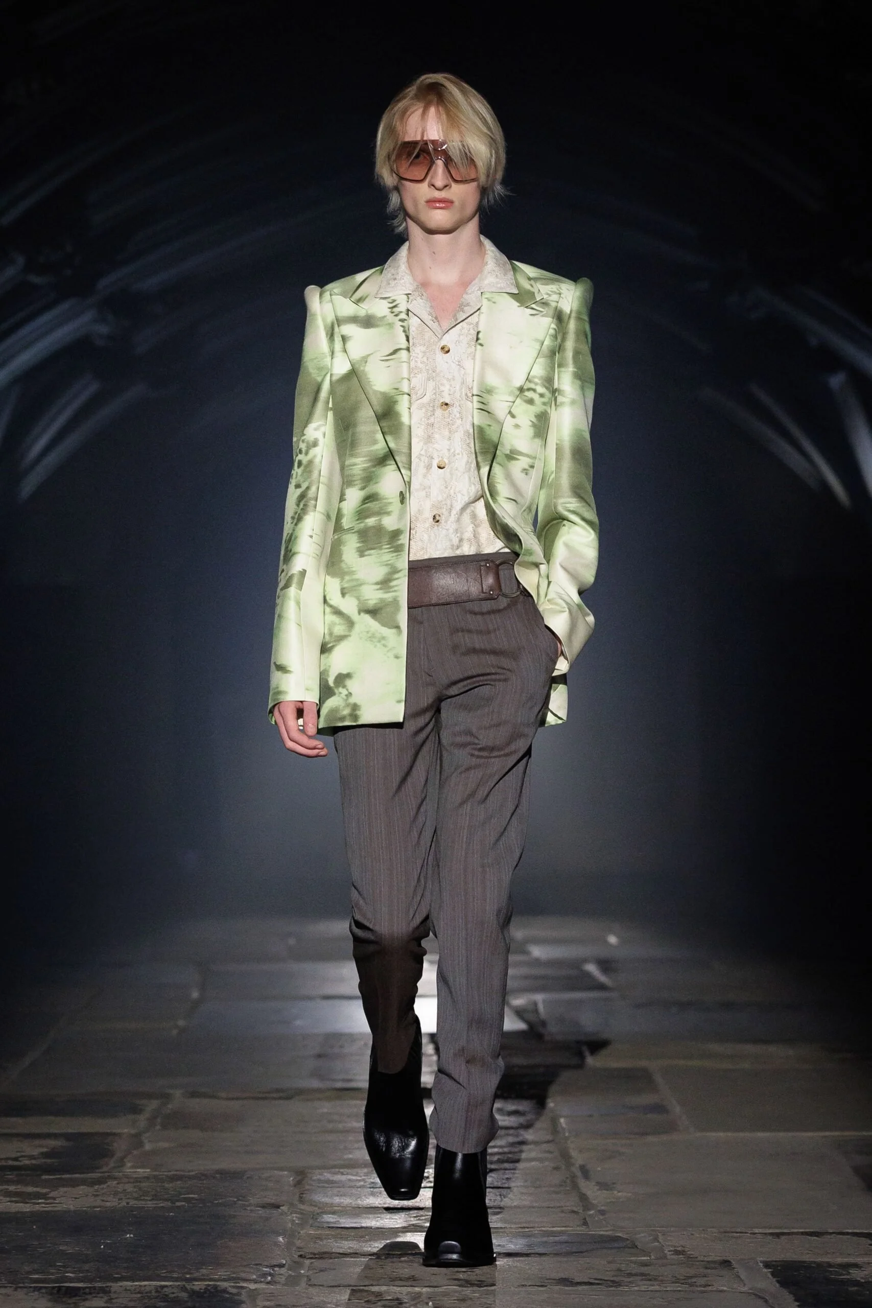 alexander-mcqueen-spring-2027-ready-to-wear-look-23-scaled.jpg
