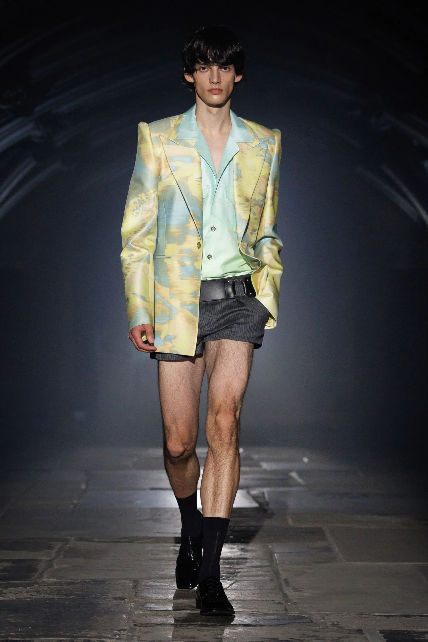 alexander-mcqueen-spring-2027-ready-to-wear-look-27-scaled.jpg