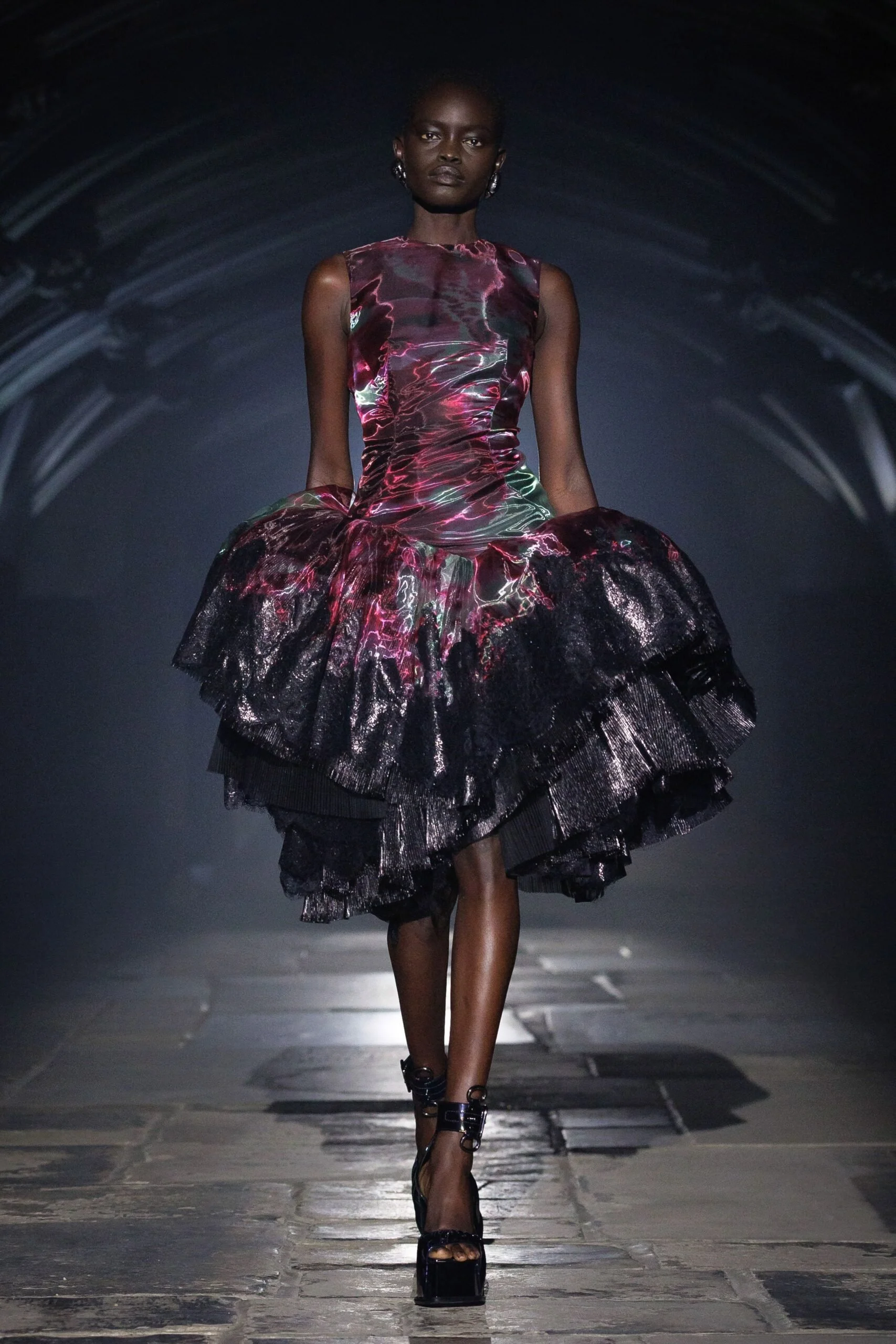 alexander-mcqueen-spring-2027-ready-to-wear-look-42-scaled.jpg