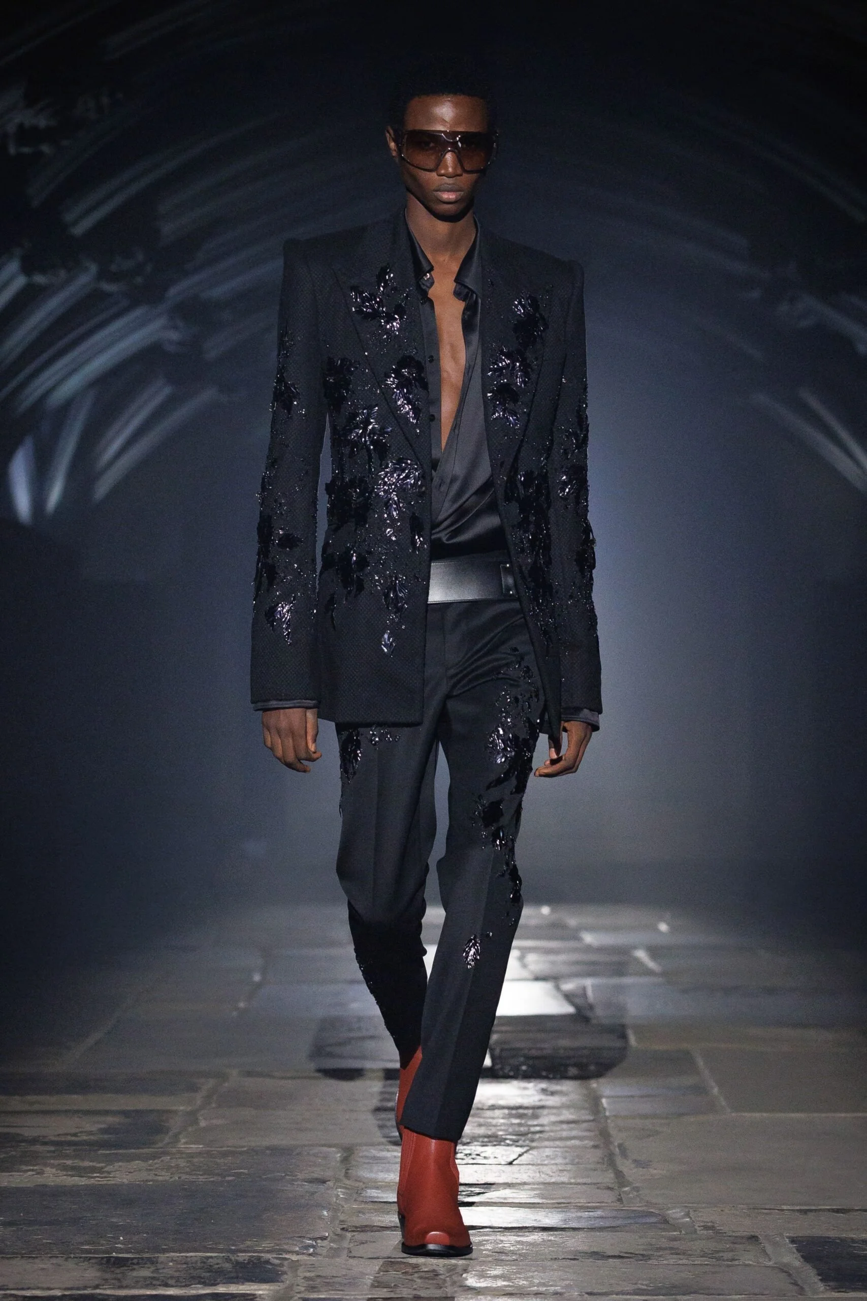 alexander-mcqueen-spring-2027-ready-to-wear-look-43-scaled.jpg